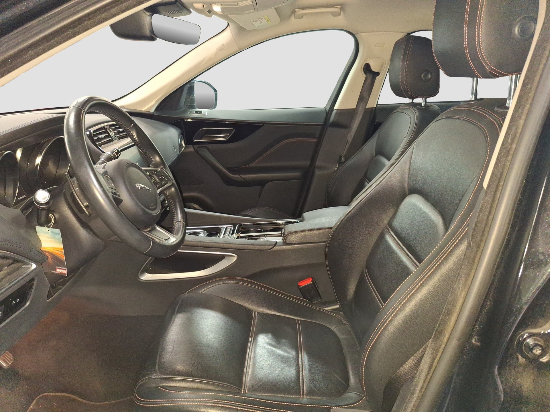 JAGUAR F-Pace 25d Prestige AWD Automatik-image-8