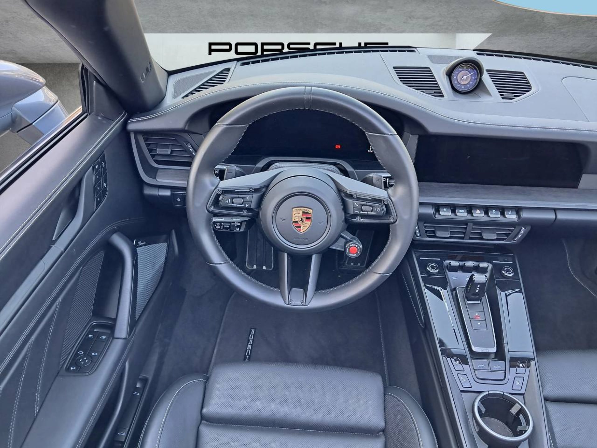PORSCHE 911 Targa 4 GTS-image-14