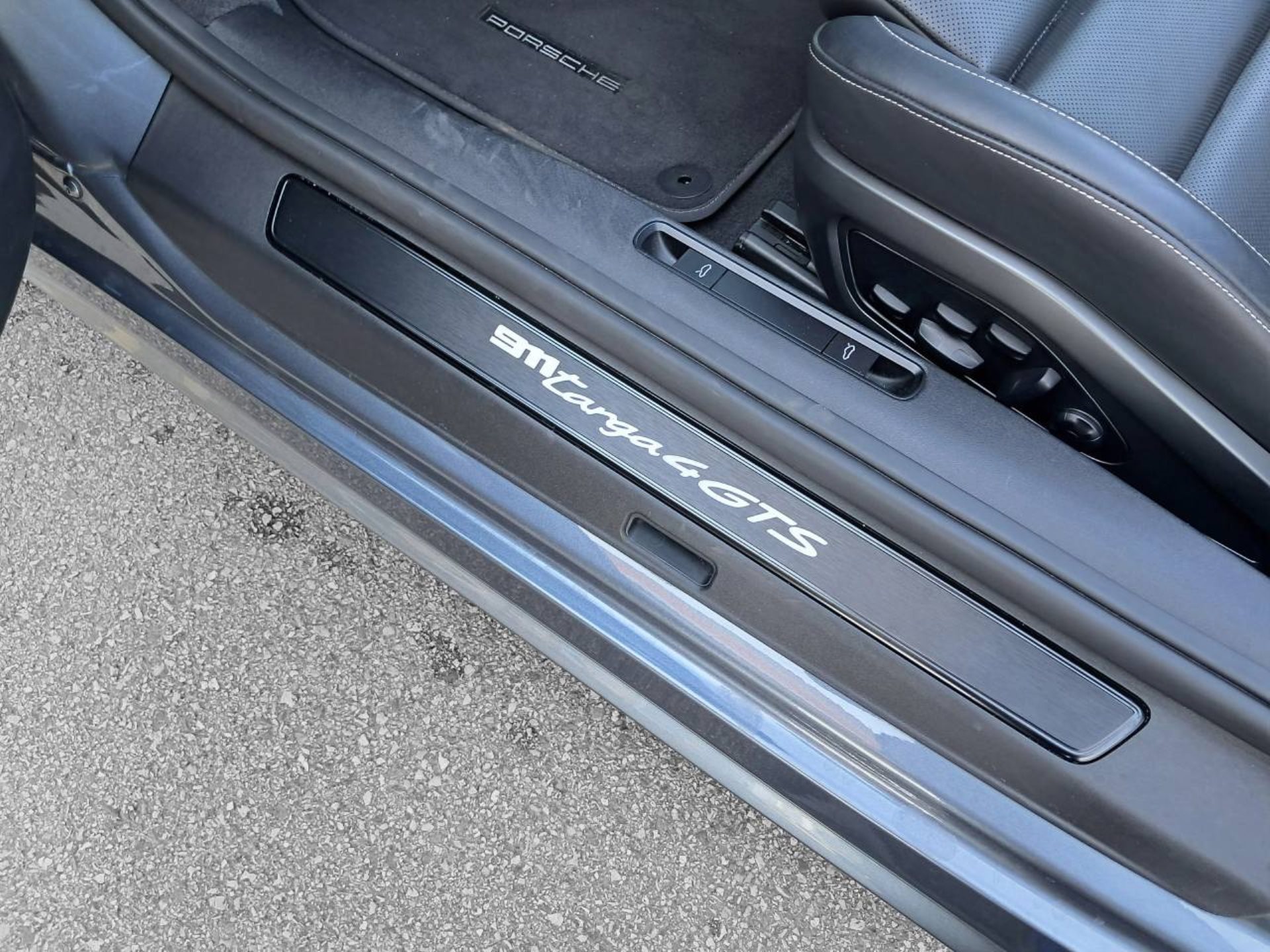 PORSCHE 911 Targa 4 GTS-image-26