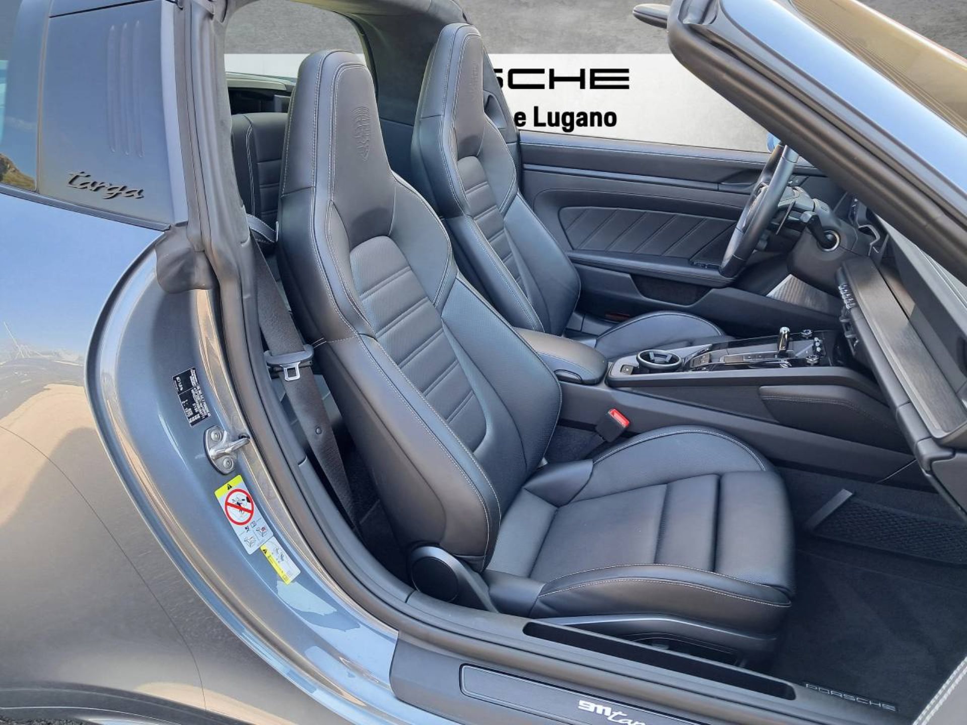 PORSCHE 911 Targa 4 GTS-image-16