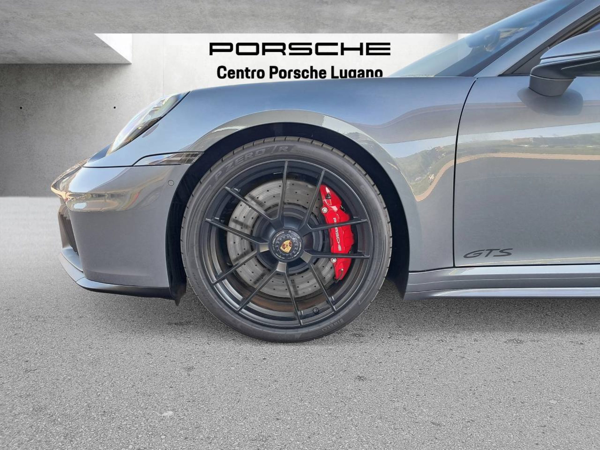 PORSCHE 911 Targa 4 GTS-image-11
