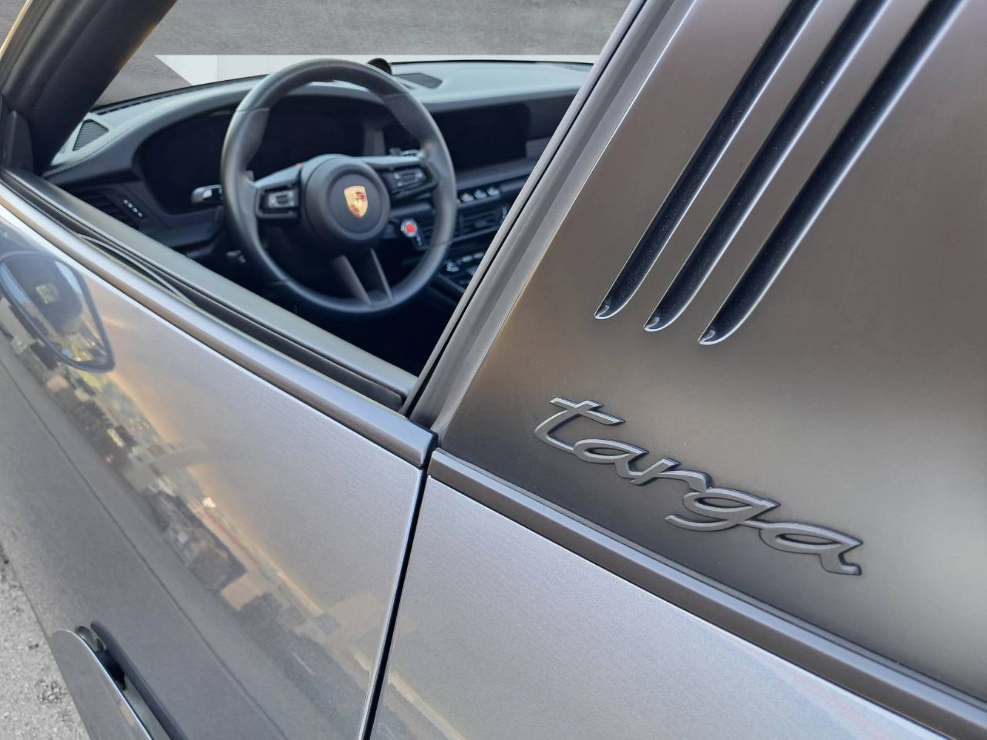 PORSCHE 911 Targa 4 GTS-image-13