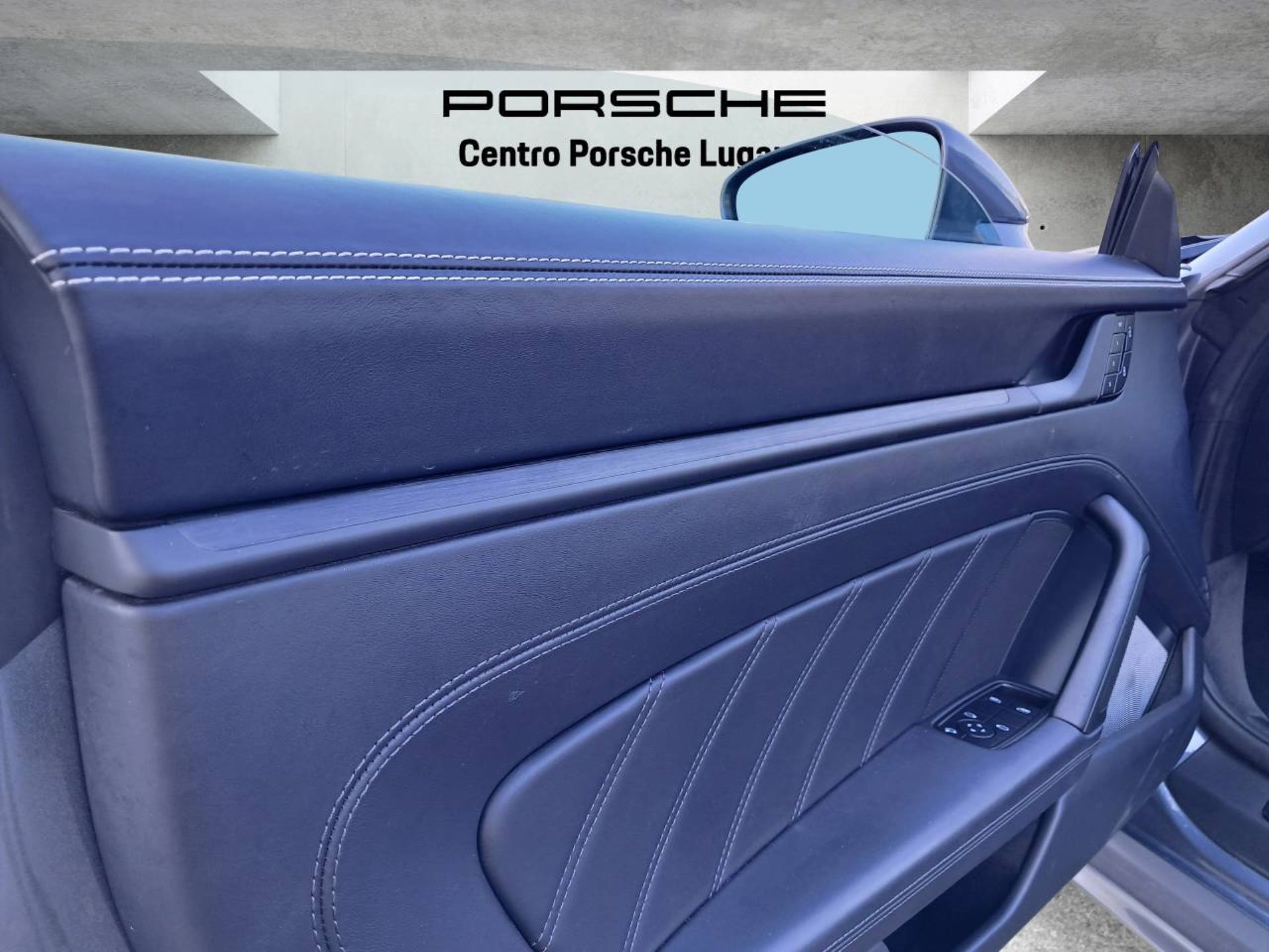 PORSCHE 911 Targa 4 GTS-image-29
