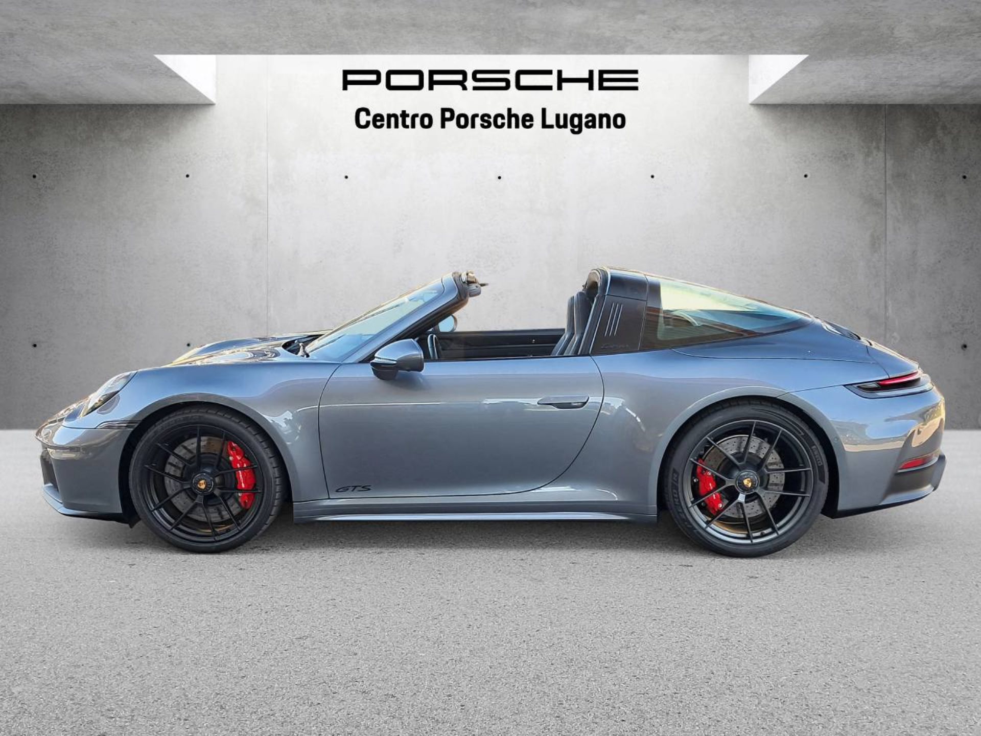 PORSCHE 911 Targa 4 GTS-showroom-element-1