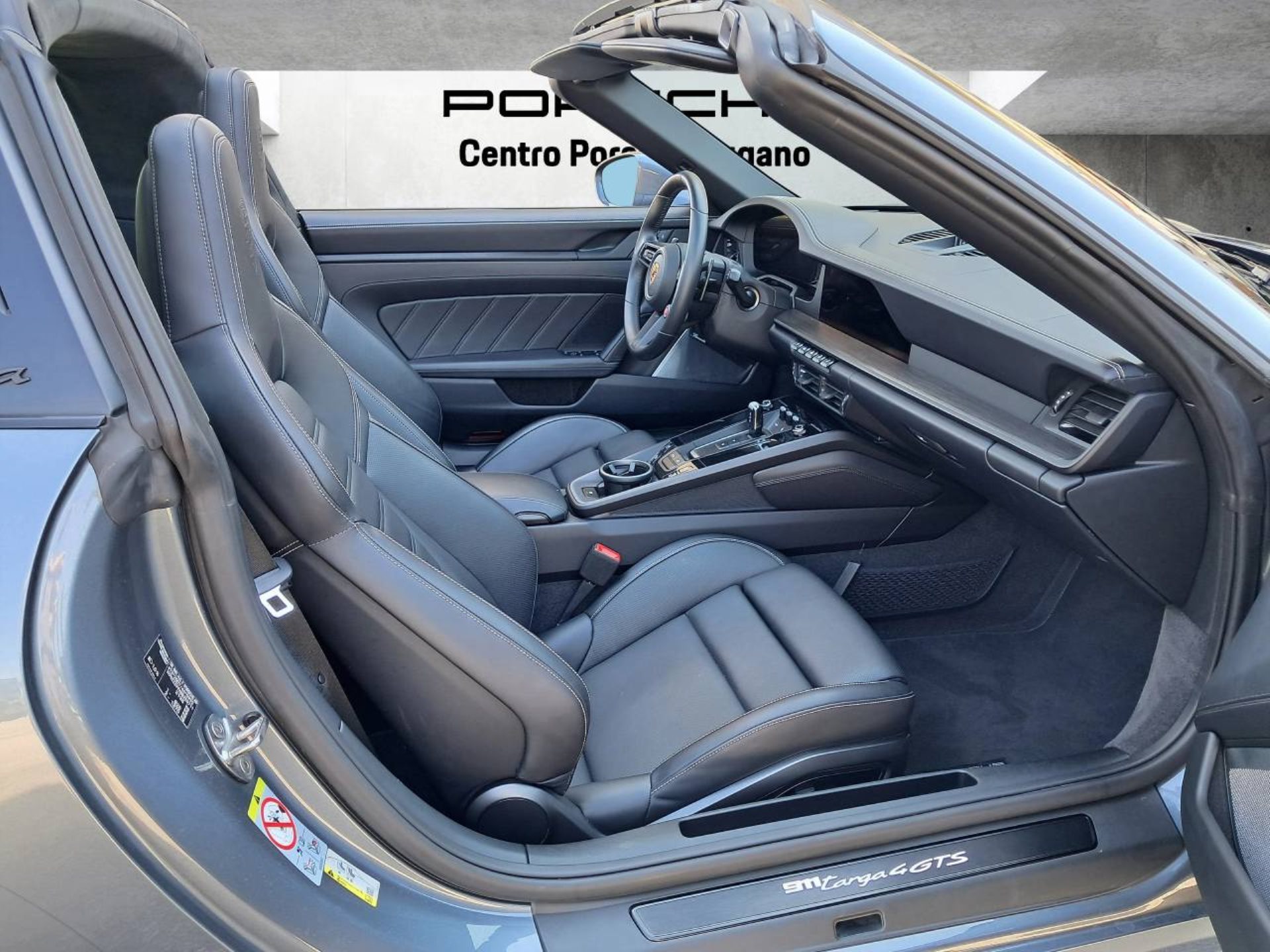PORSCHE 911 Targa 4 GTS-image-15