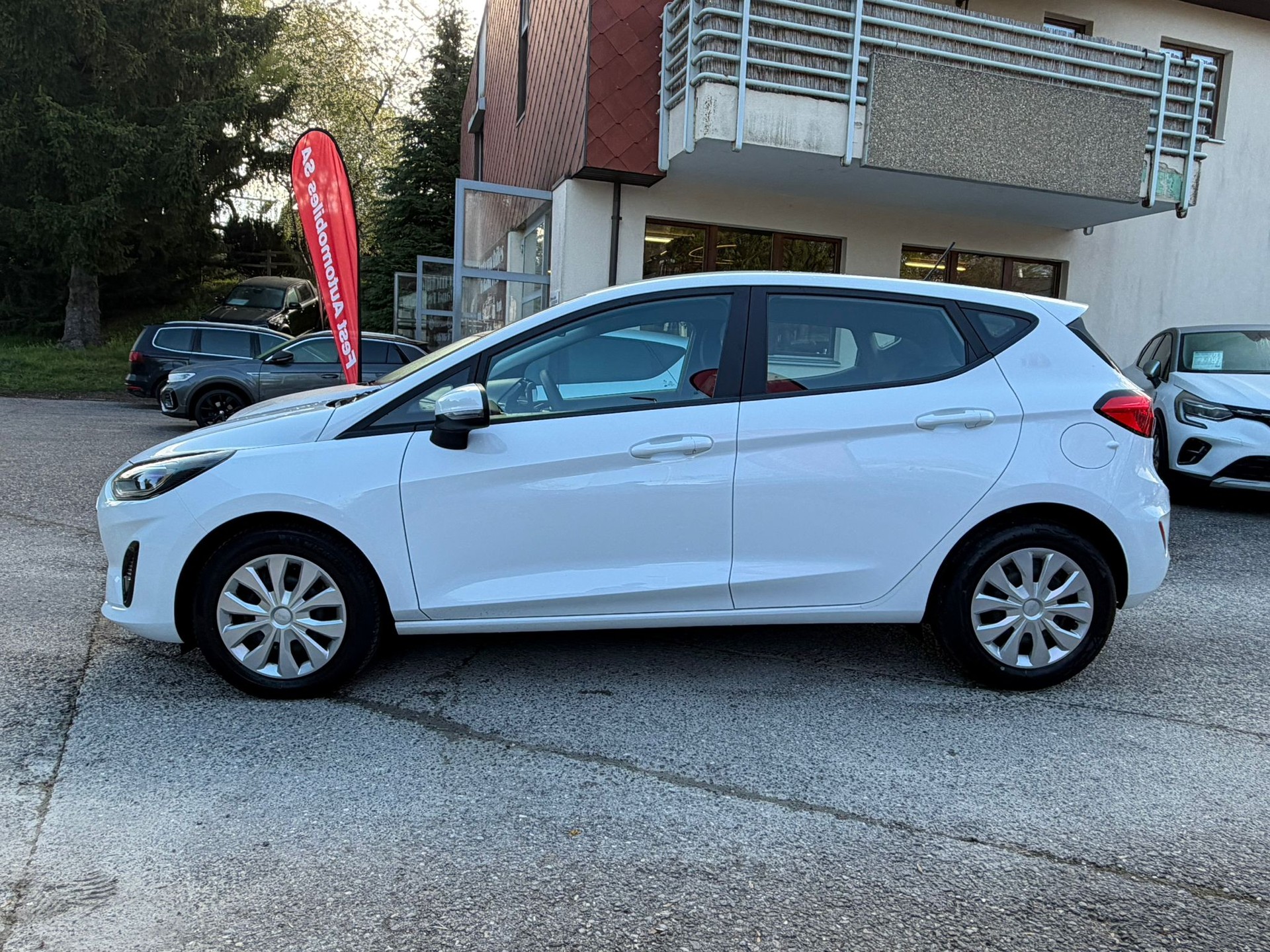 FORD Fiesta 1.0 SCTi Cool & Connect-image-2