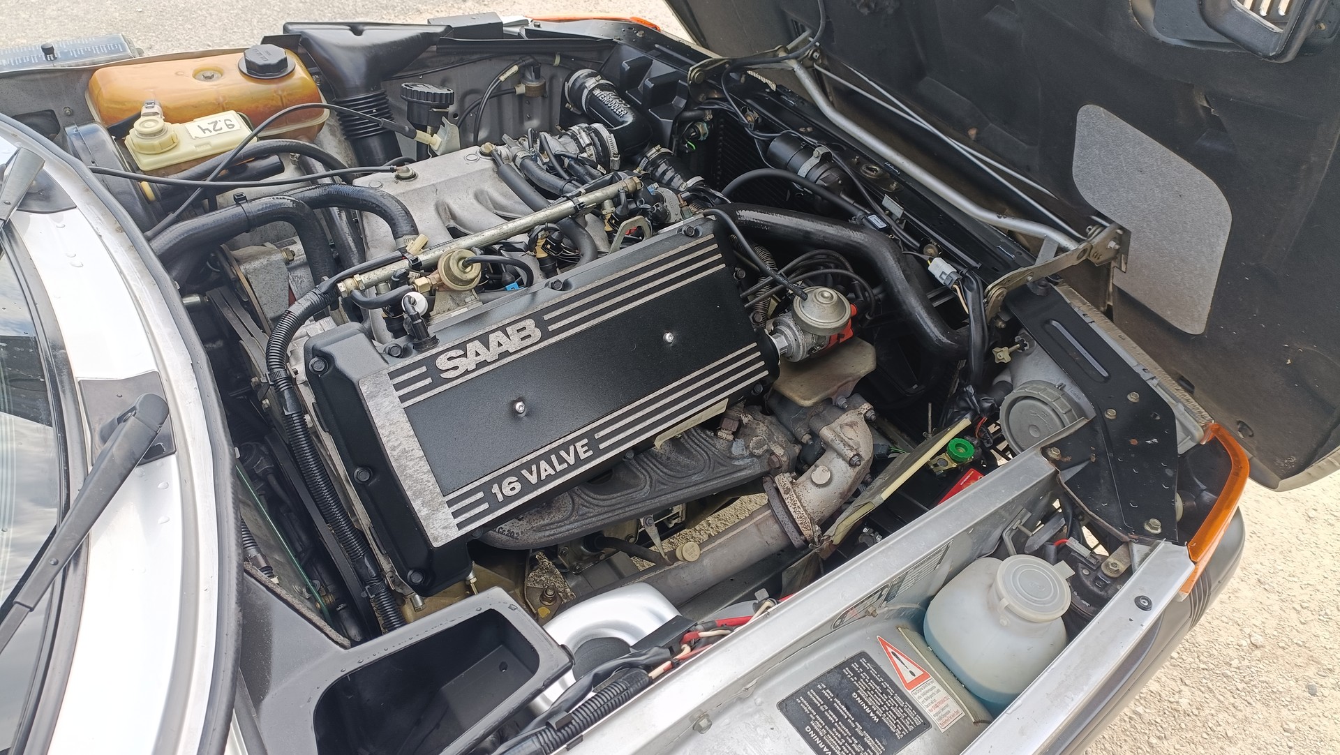 SAAB 900 2.0 turbo 16-image-7
