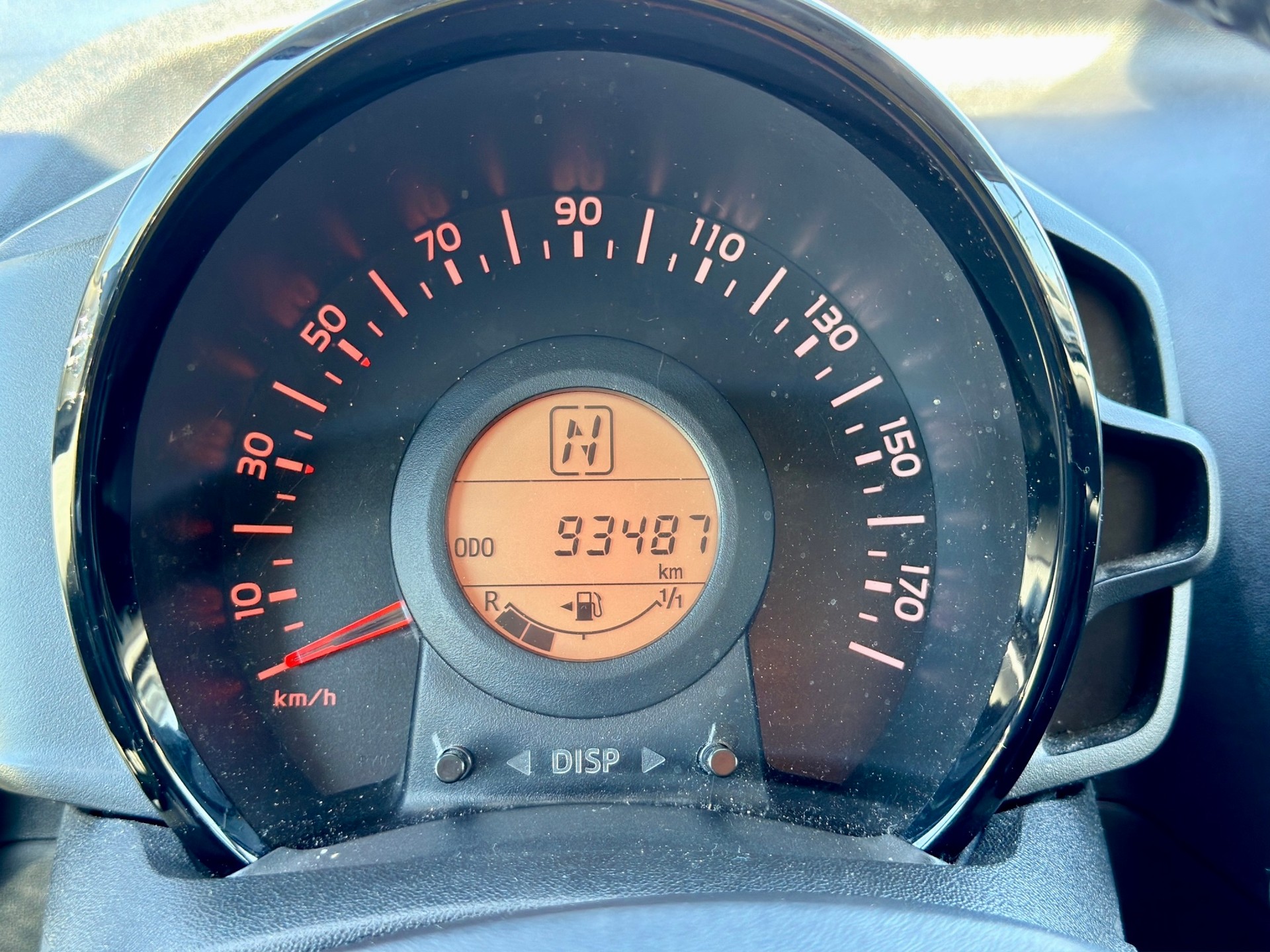 PEUGEOT 108 1.0 VTi Allure Top Automat-image-18