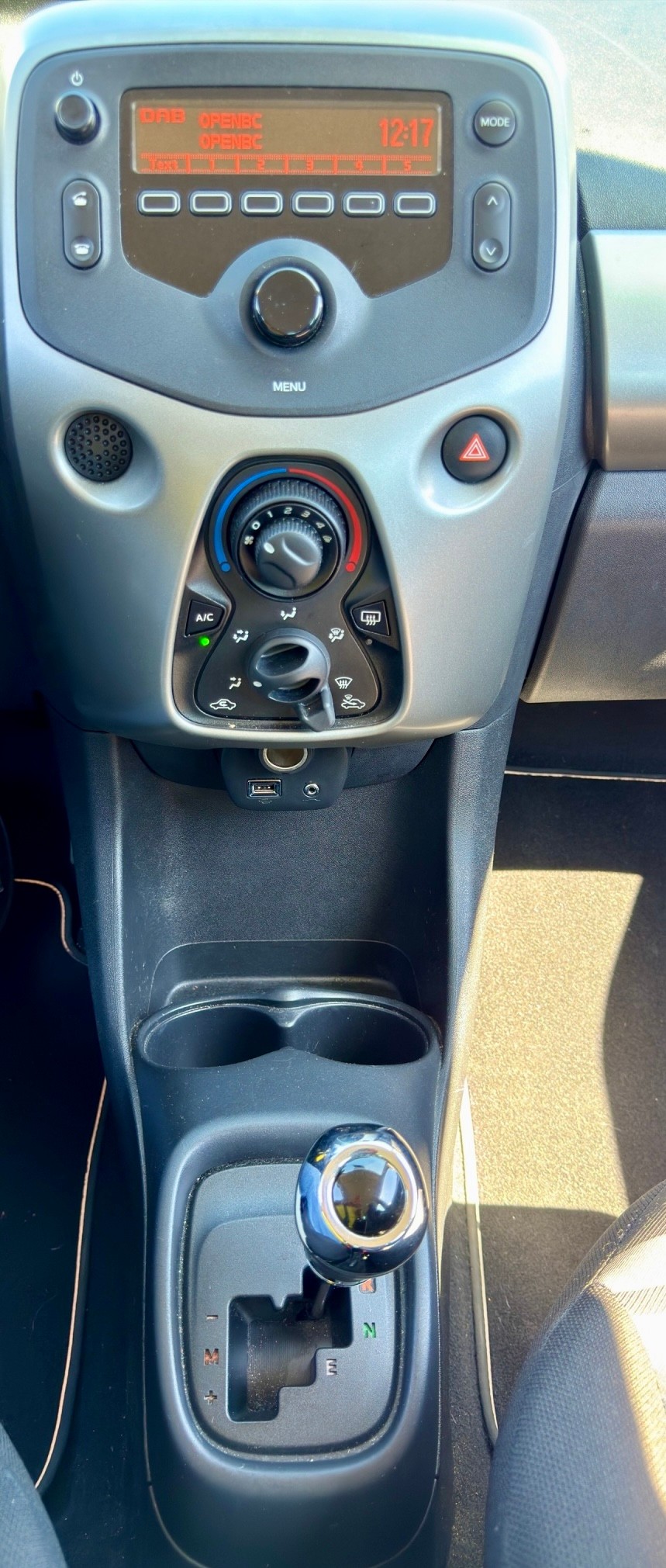 PEUGEOT 108 1.0 VTi Allure Top Automat-image-14