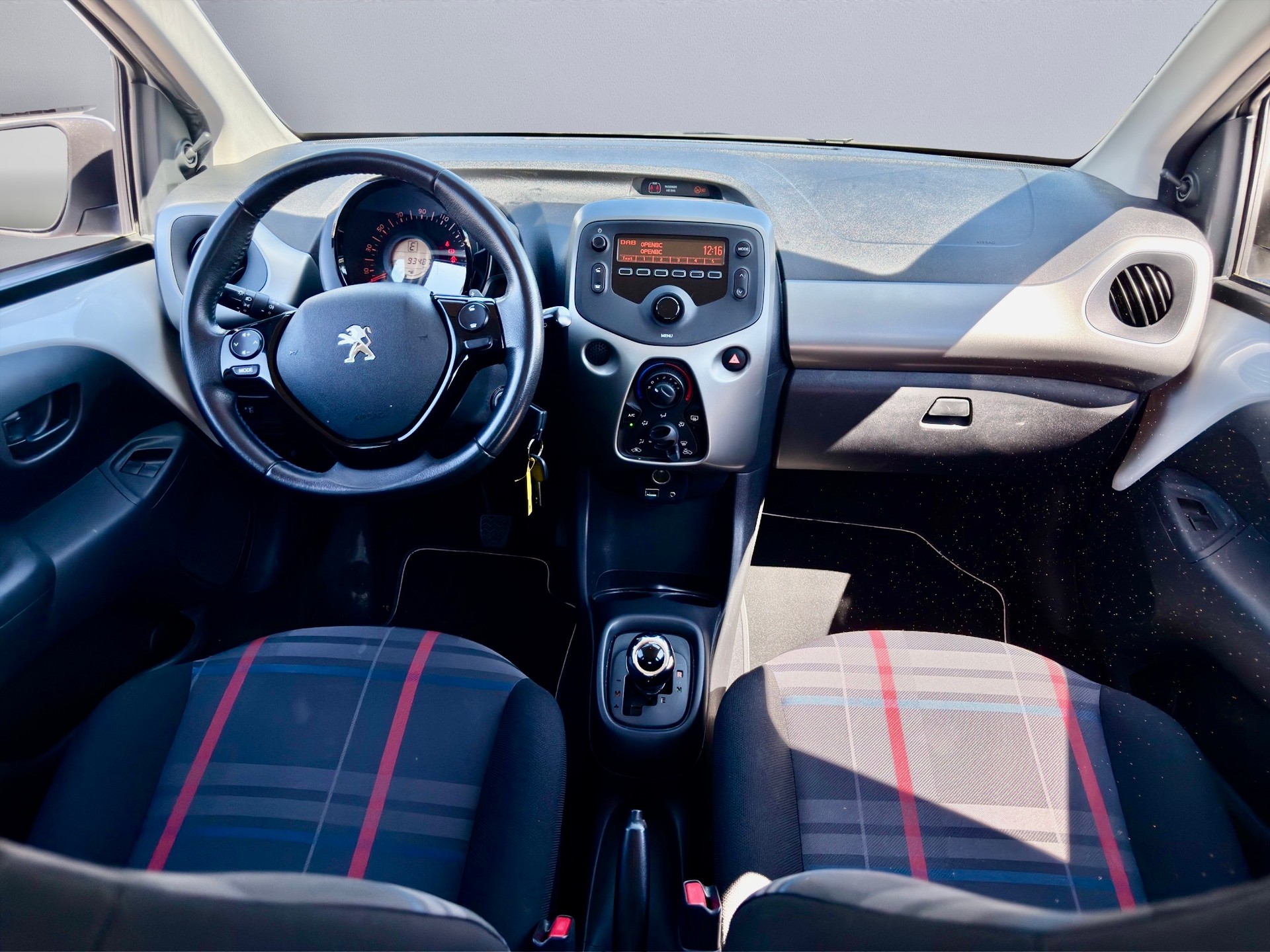 PEUGEOT 108 1.0 VTi Allure Top Automat-image-8