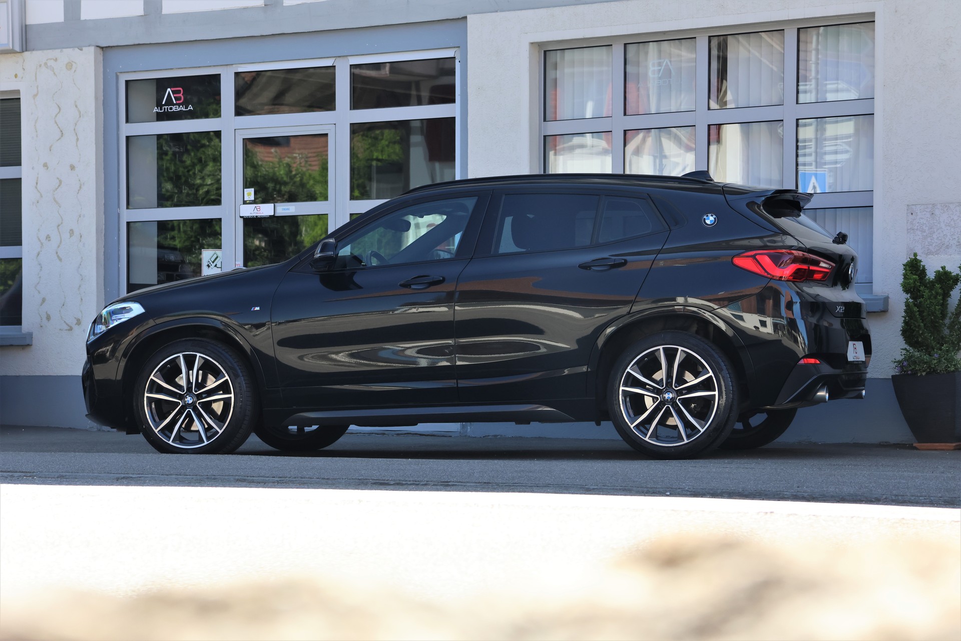 BMW X2 xDrive 20d M Sport Steptronic (CH)-showroom-element-3