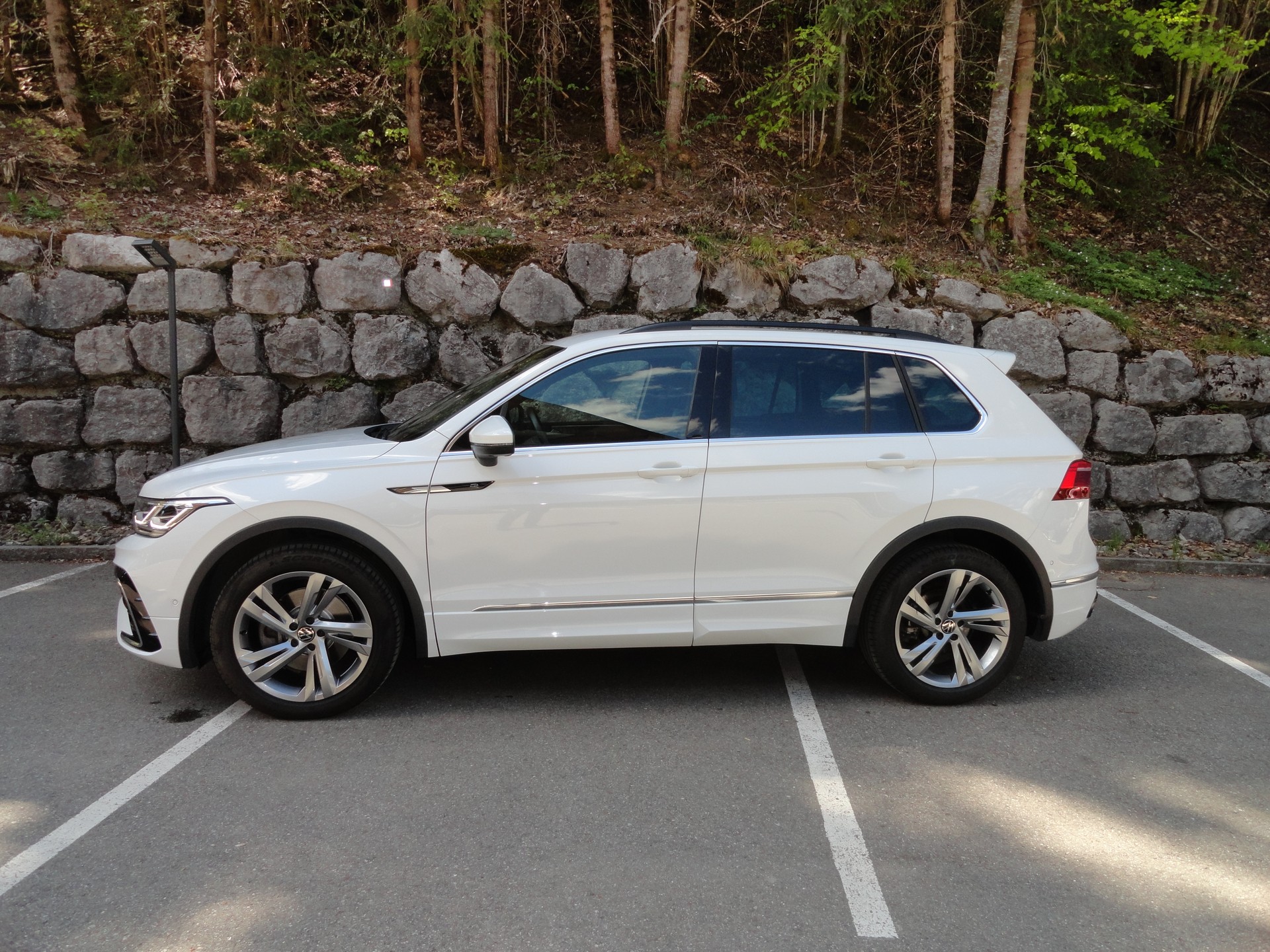 VW Tiguan 2.0TSI R-Line 4Motion DSG-showroom-element-1