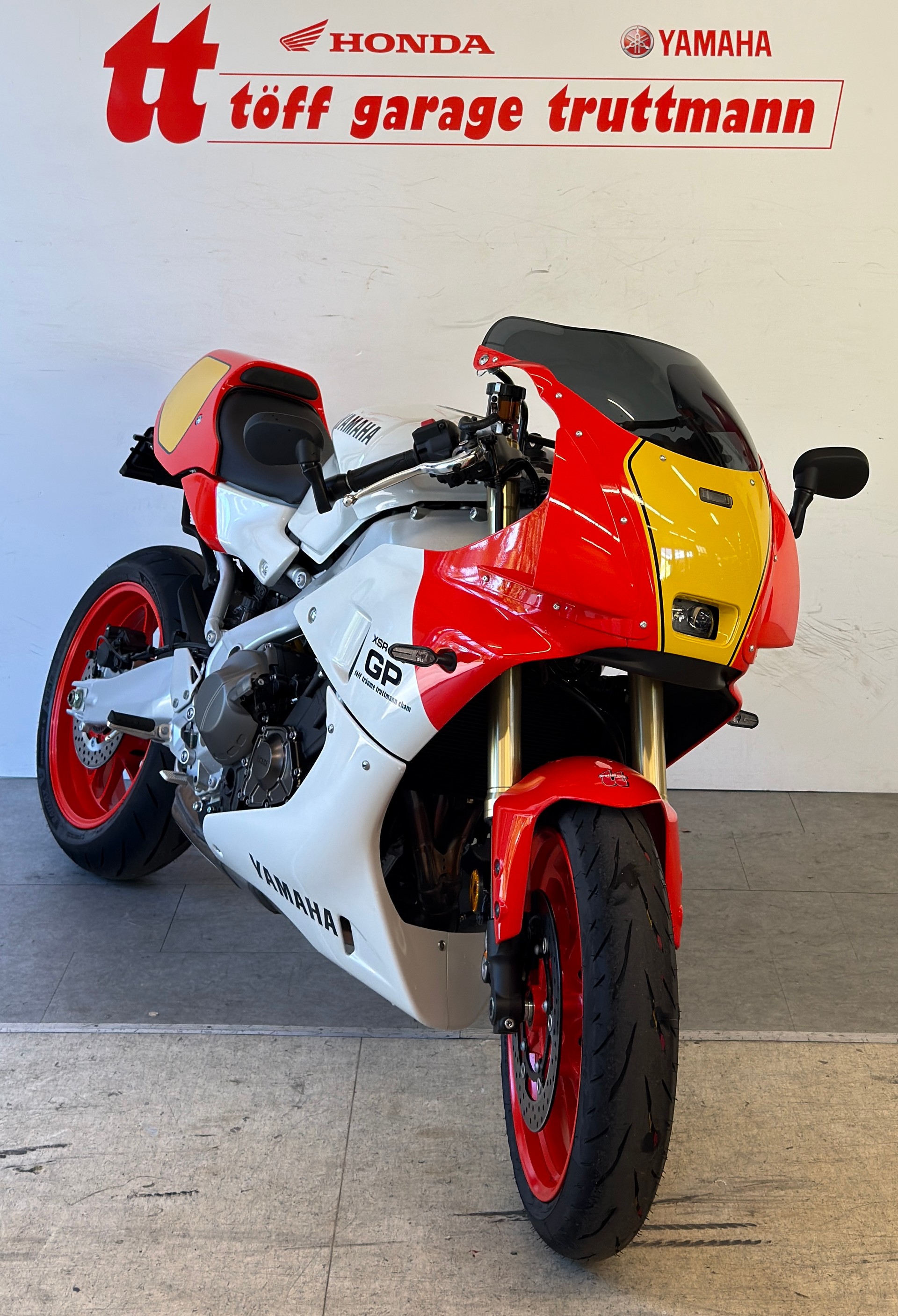 YAMAHA XSR 900 GP-image-2