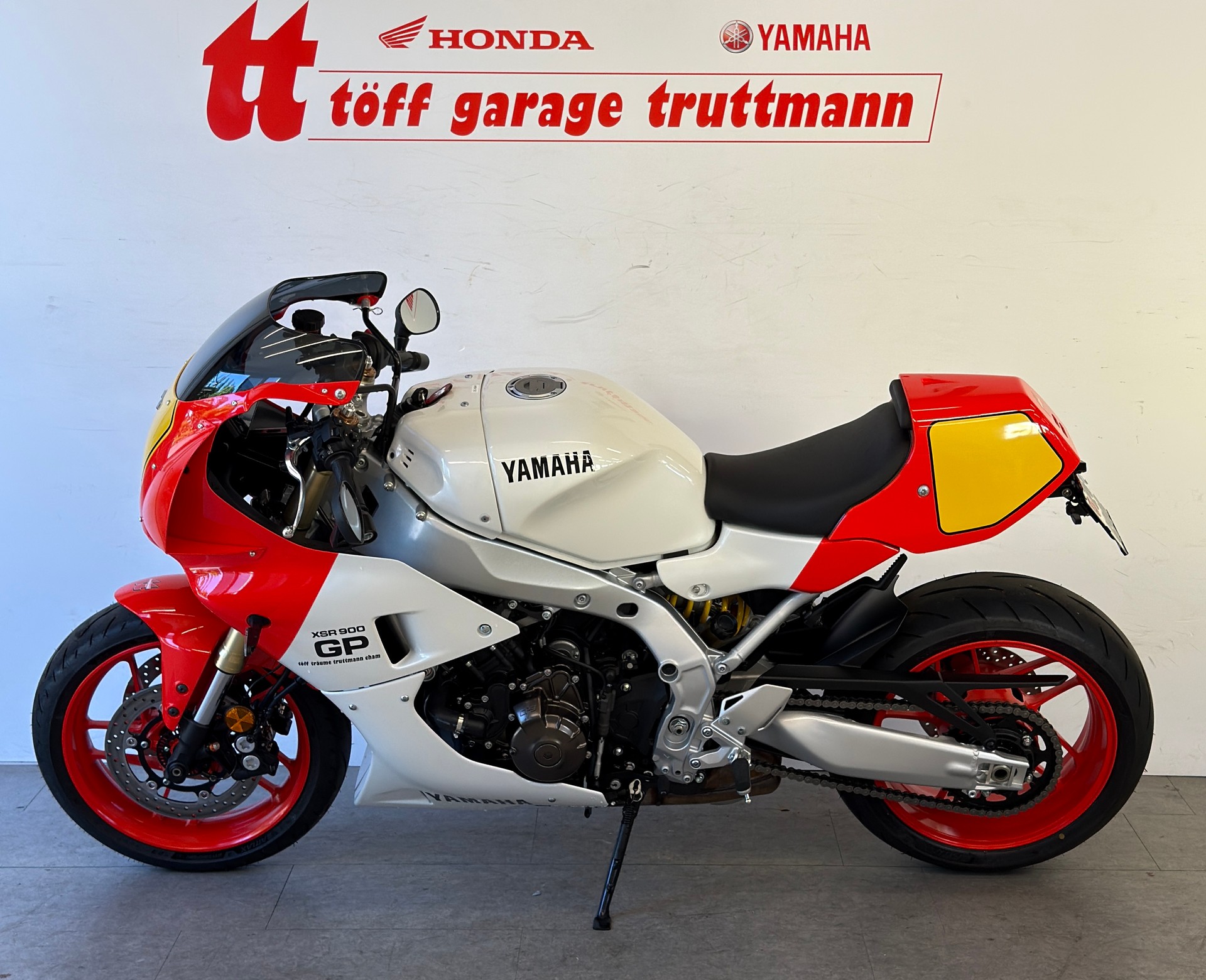 YAMAHA XSR 900 GP-image-1