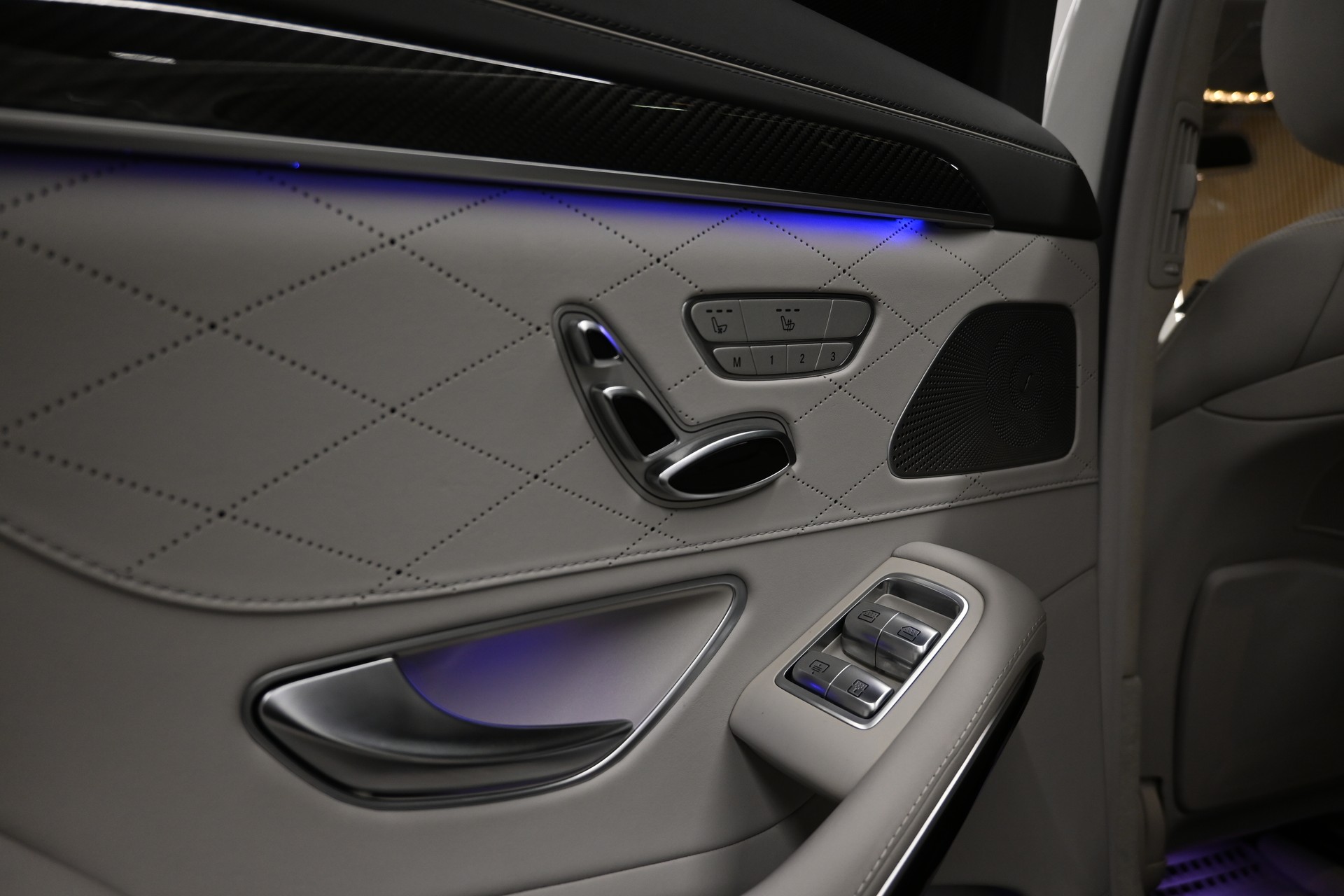 MERCEDES-BENZ S 63 AMG L 4Matic Speedshift *Chauffeur Paket*-image-16