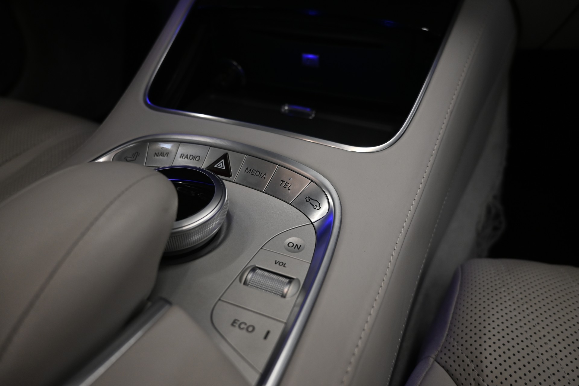 MERCEDES-BENZ S 63 AMG L 4Matic Speedshift *Chauffeur Paket*-image-10