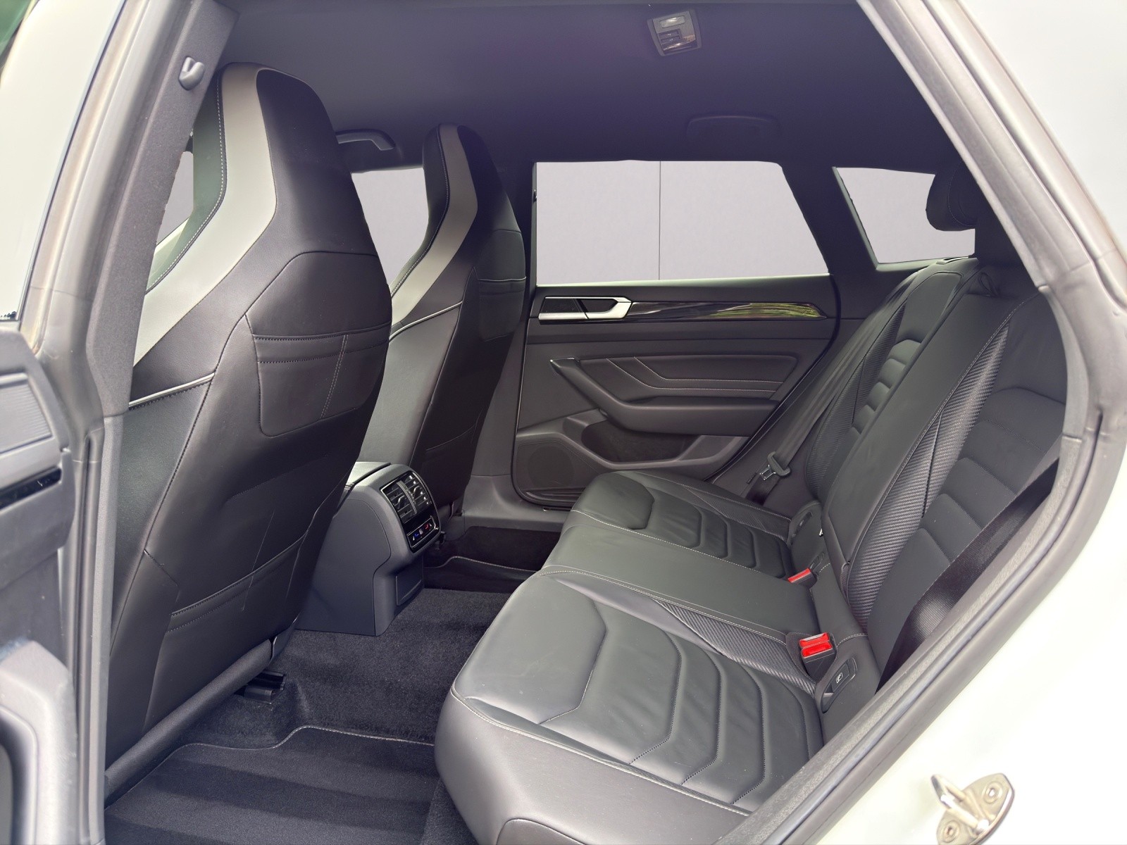 VW Arteon SB 2.0 TDI R-Line 4Motion DSG-image-10