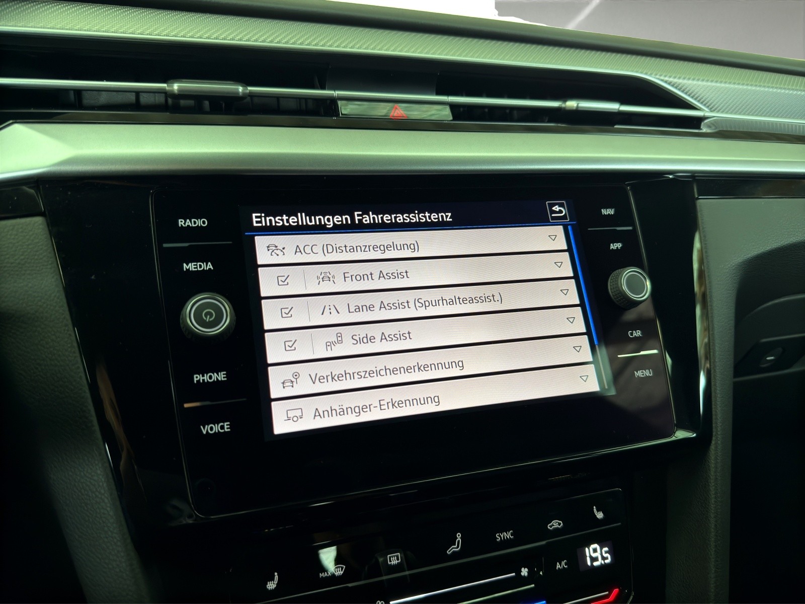 VW Arteon SB 2.0 TDI R-Line 4Motion DSG-image-18