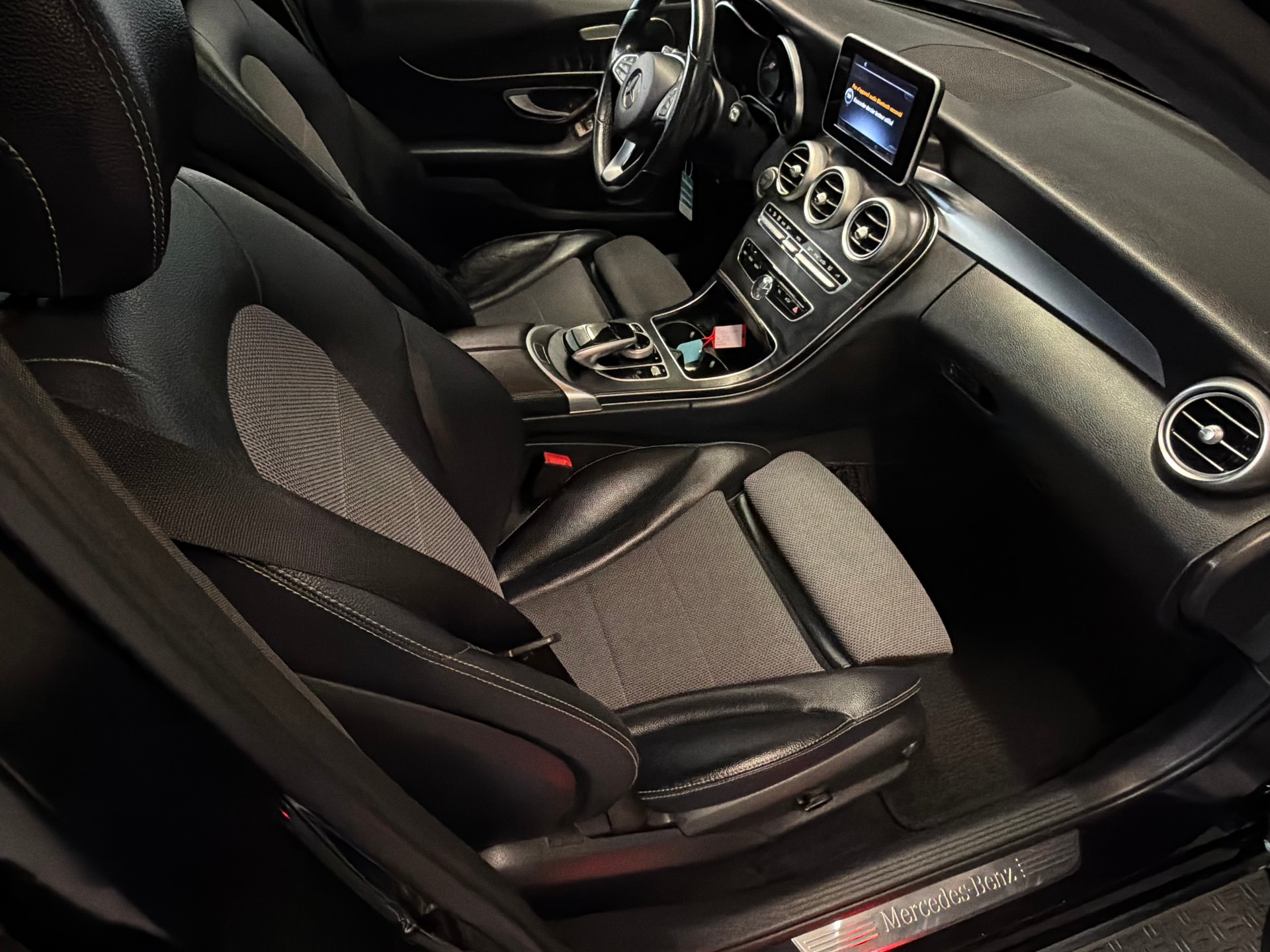 MERCEDES-BENZ C 250 d Avantgarde 4Matic 9G-Tronic-image-11