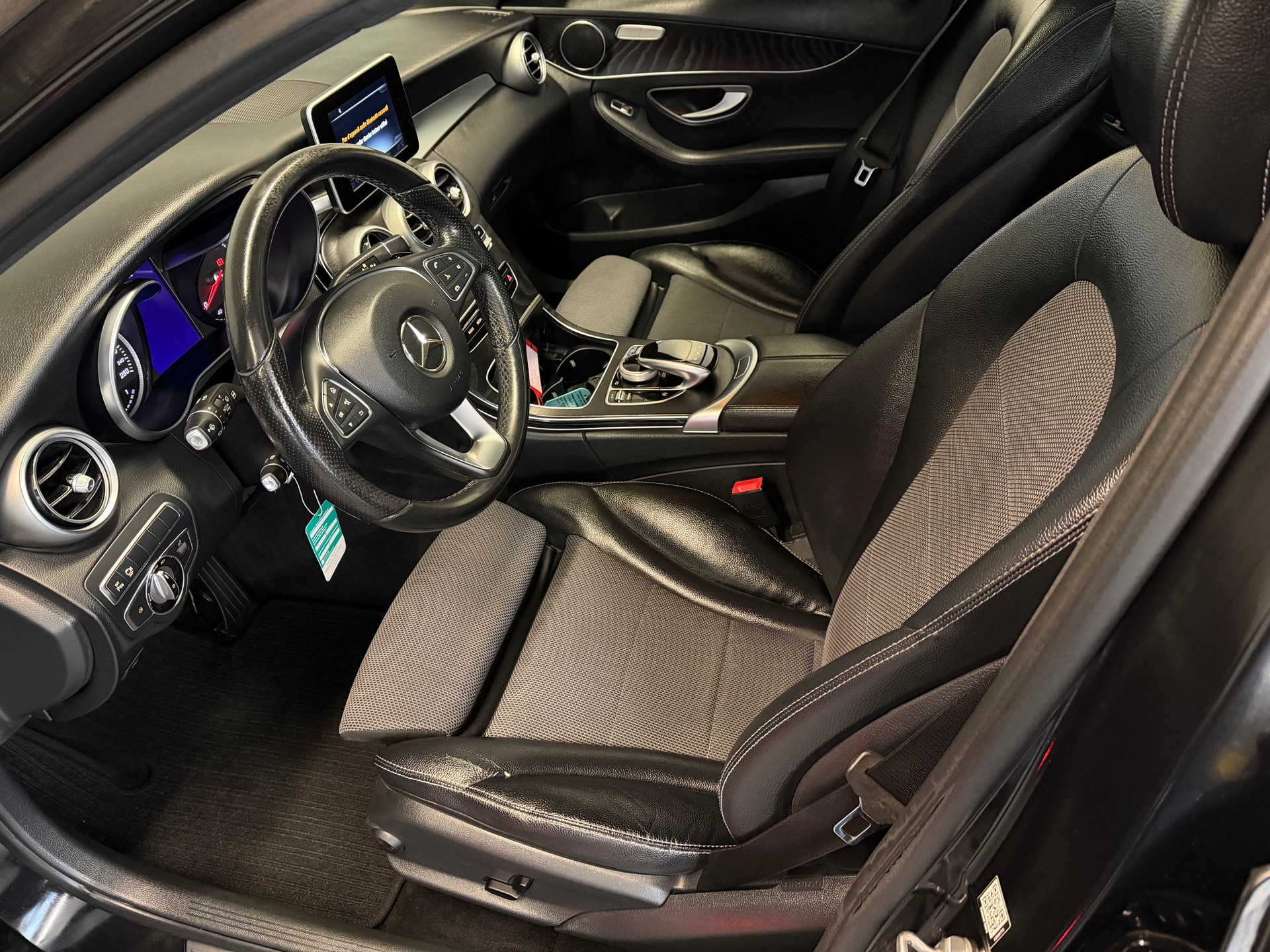 MERCEDES-BENZ C 250 d Avantgarde 4Matic 9G-Tronic-image-9