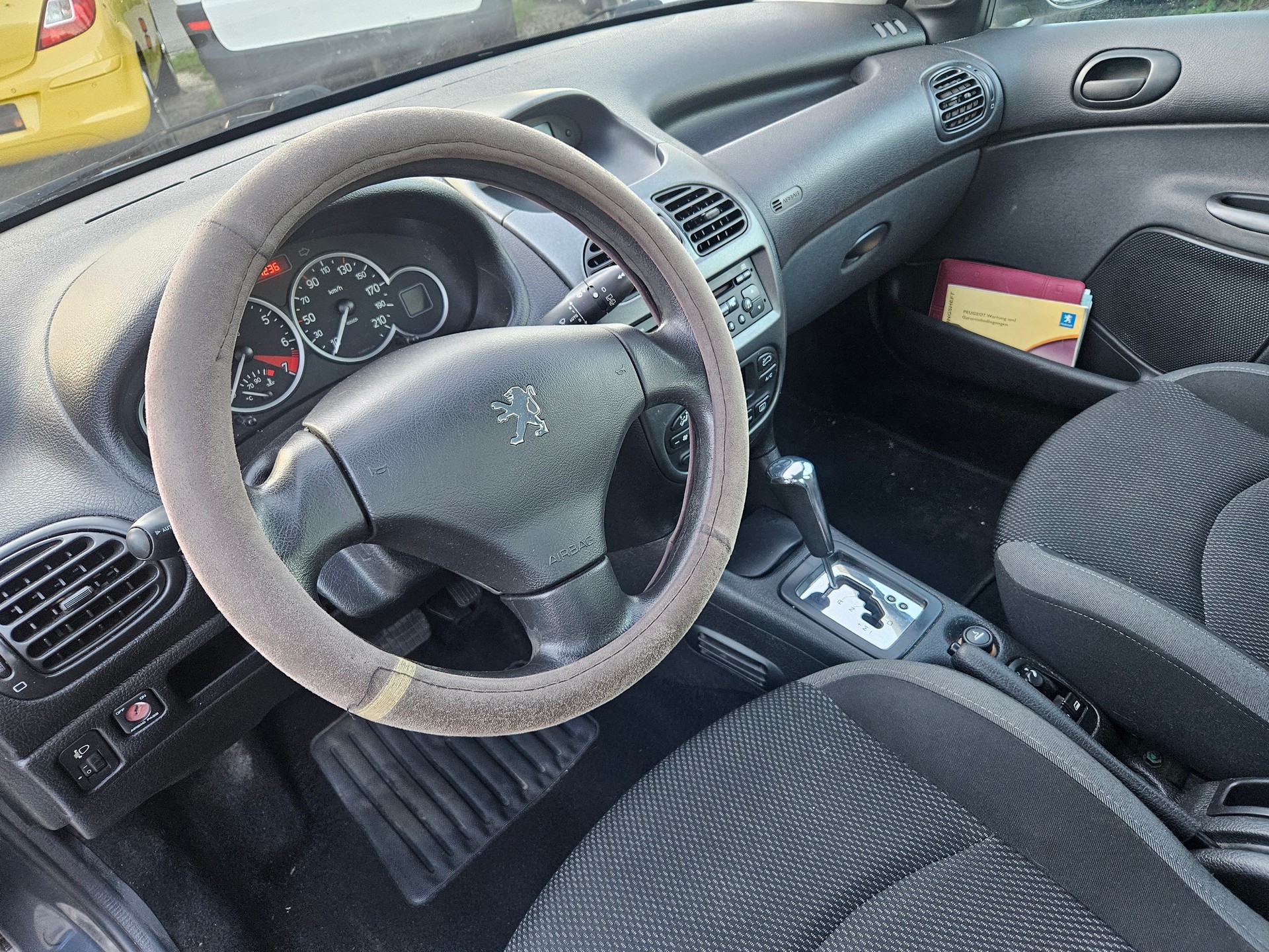 PEUGEOT 206 1.6 16V Trendy-image-8
