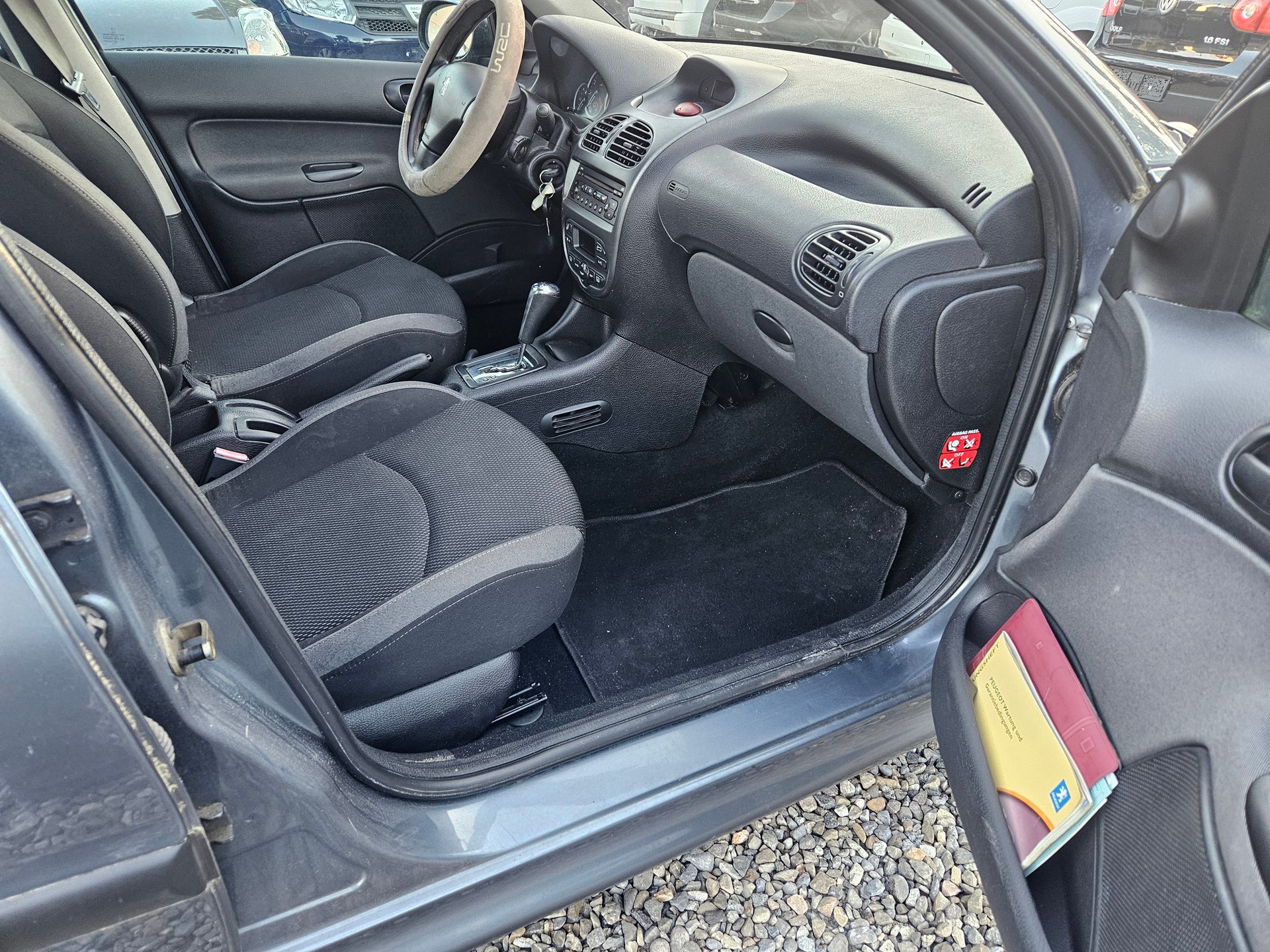PEUGEOT 206 1.6 16V Trendy-image-9