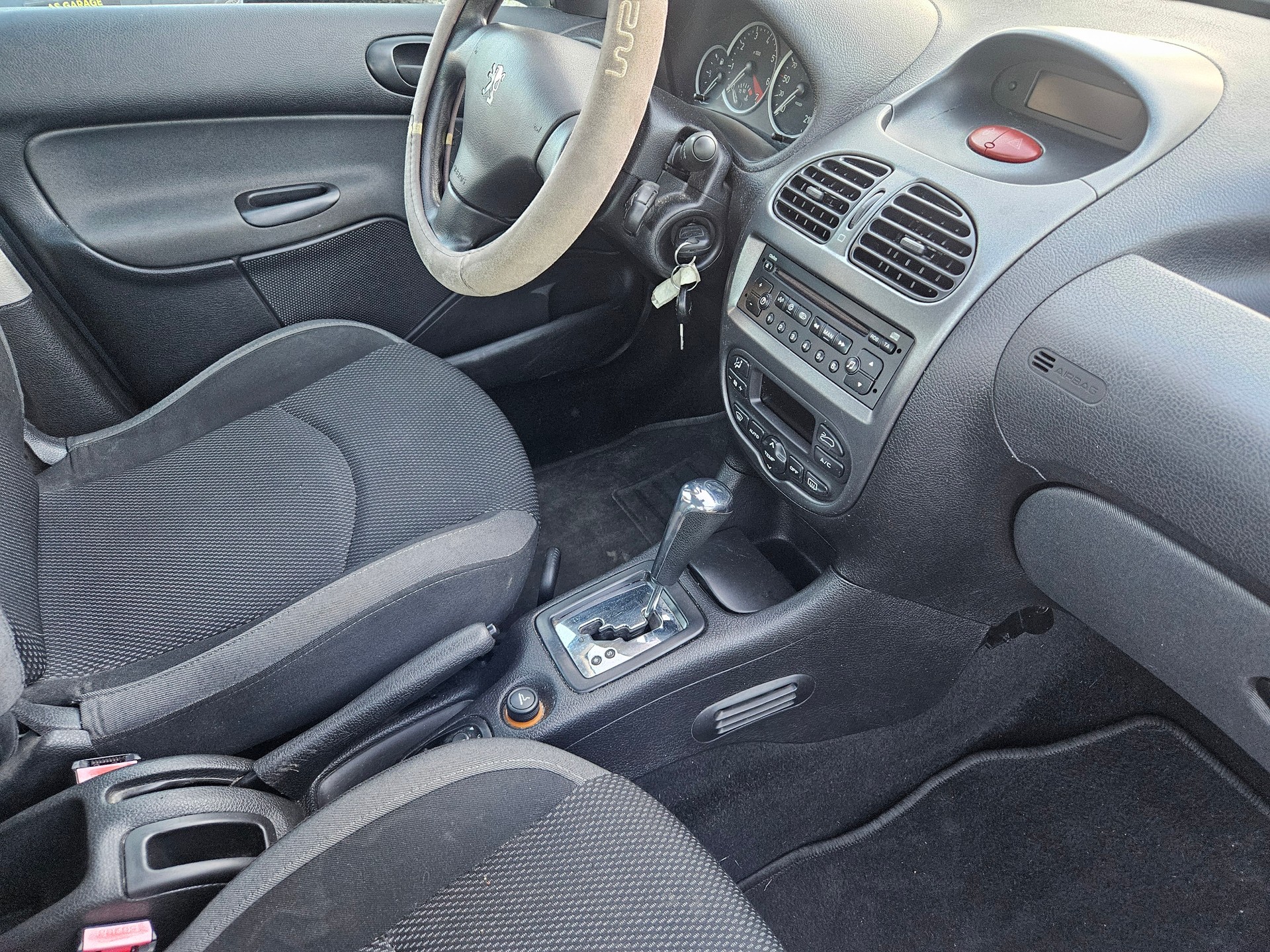 PEUGEOT 206 1.6 16V Trendy-image-11