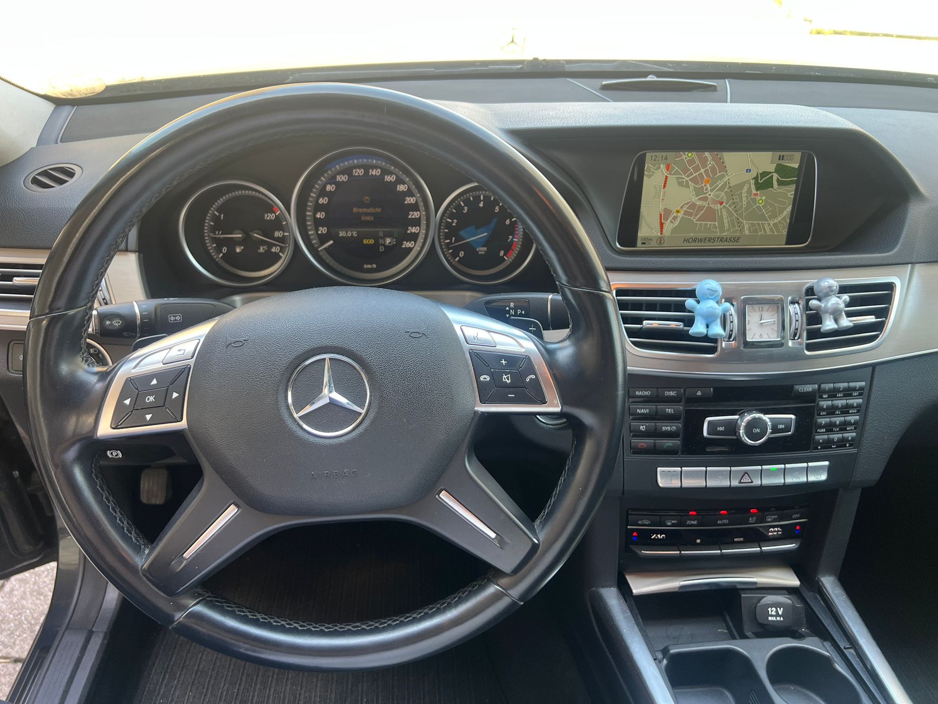 MERCEDES-BENZ E 200 7G-Tronic-image-22