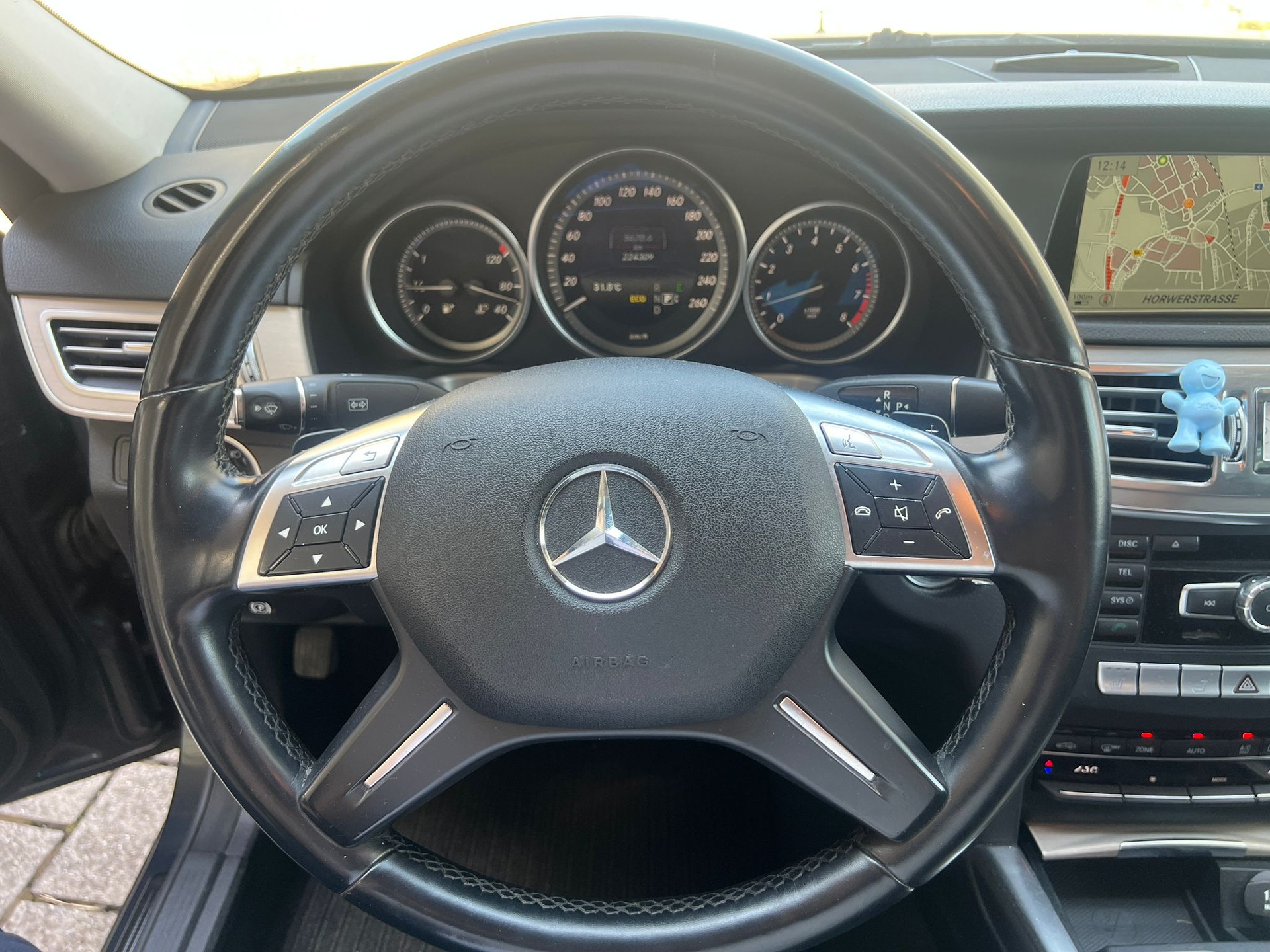 MERCEDES-BENZ E 200 7G-Tronic-image-16
