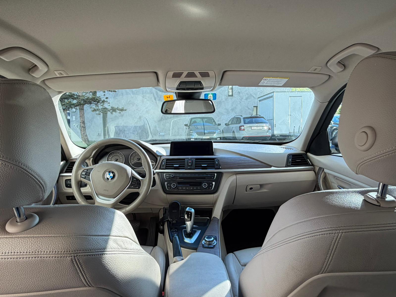 BMW 328i-image-4
