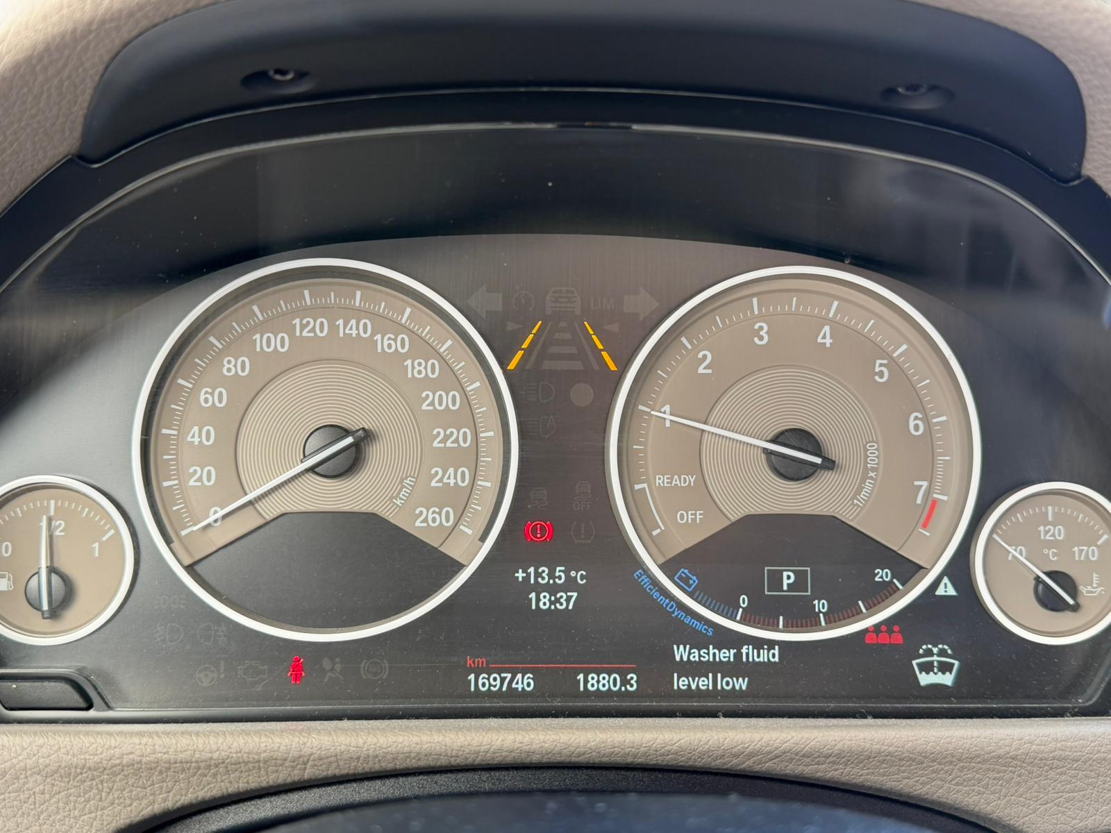BMW 328i-image-6