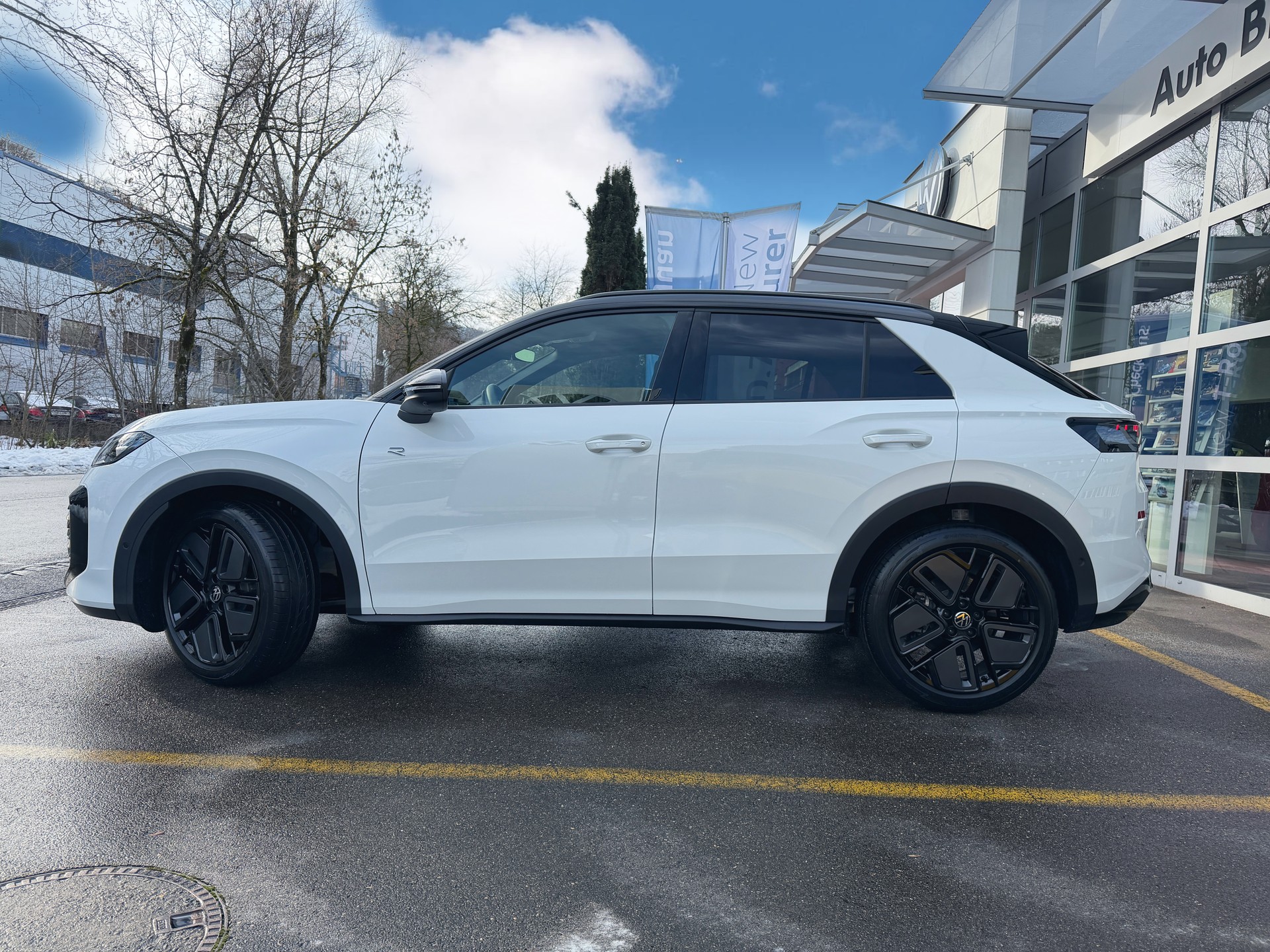 VW T-Roc 1.5 eTSI mHEV R-Line DSG-showroom-element-3