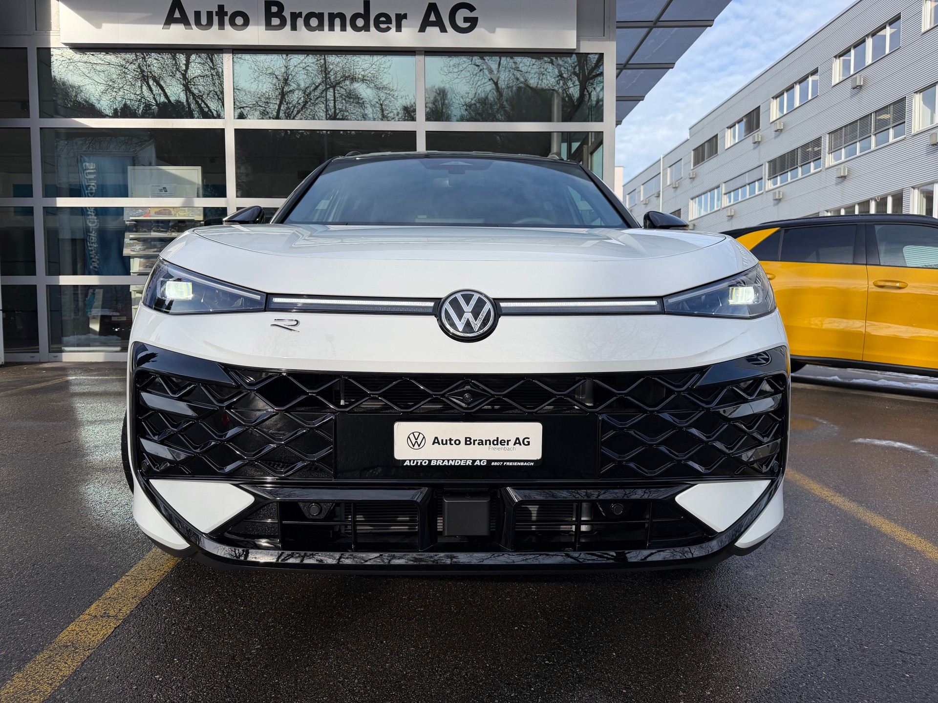 VW T-Roc 1.5 eTSI mHEV R-Line DSG-image-6