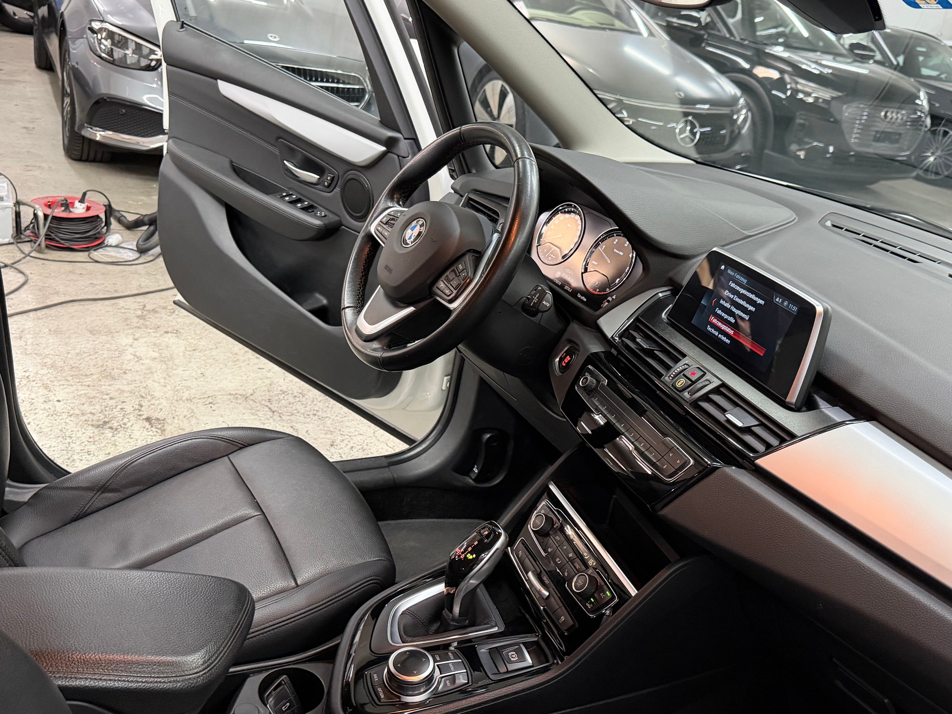 BMW 220d xDrive Gran Tourer Steptronic-image-15