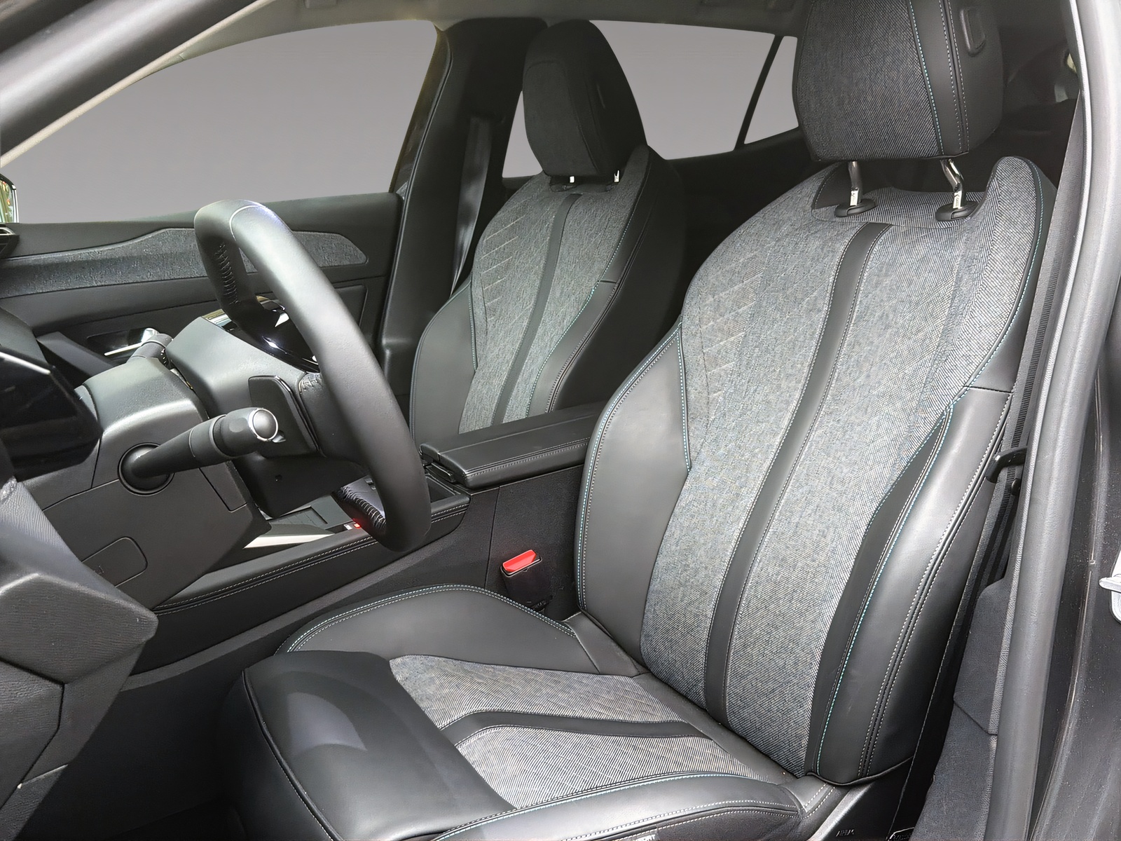 PEUGEOT 408 1.6 PHEV 180 Allure Pack-image-6