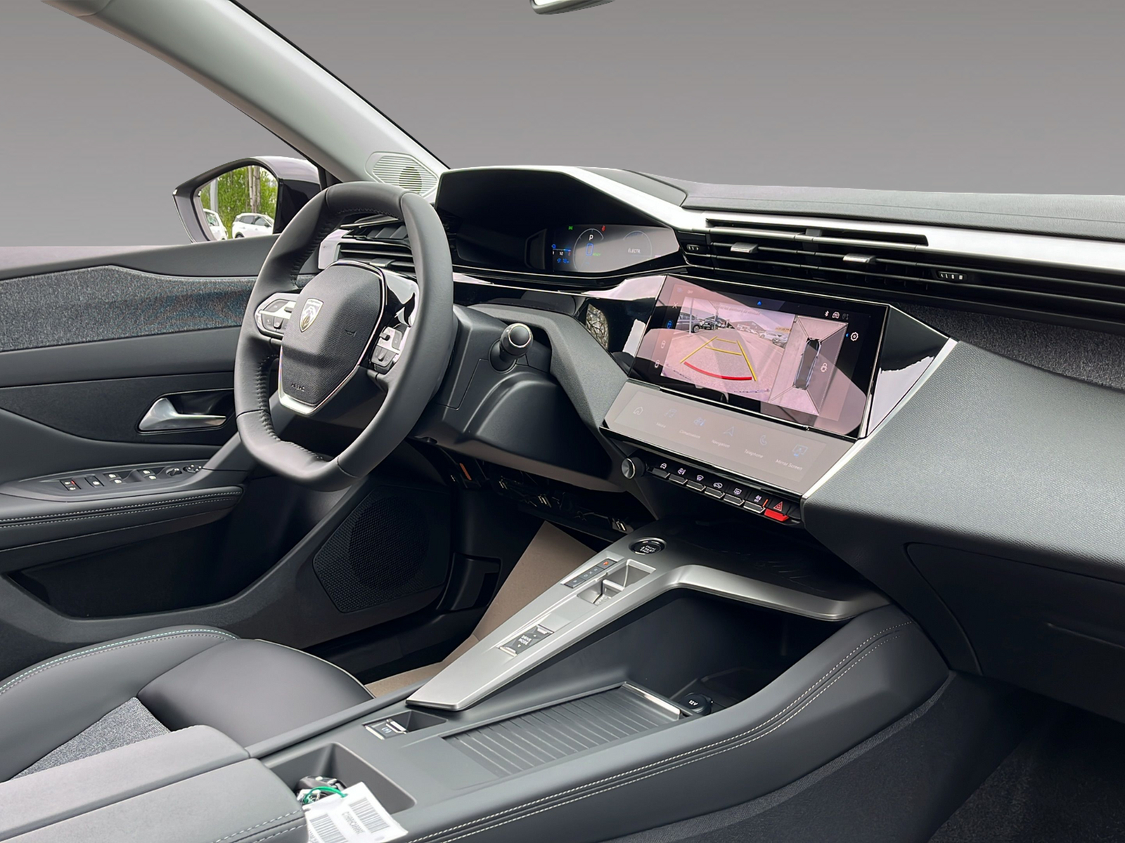 PEUGEOT 408 1.6 PHEV 180 Allure Pack-image-12
