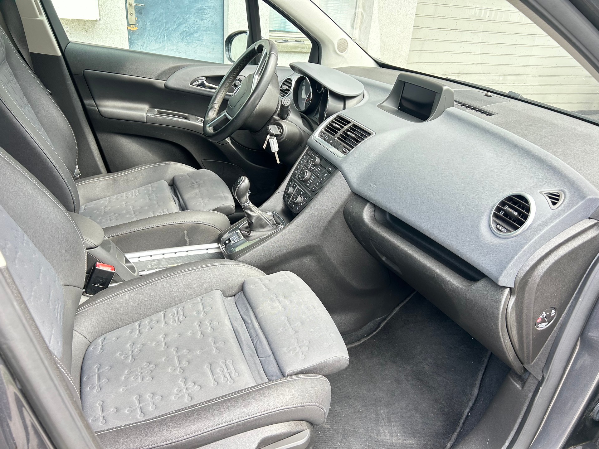 OPEL Meriva 1.4 Turbo Anniversary Edition-image-5