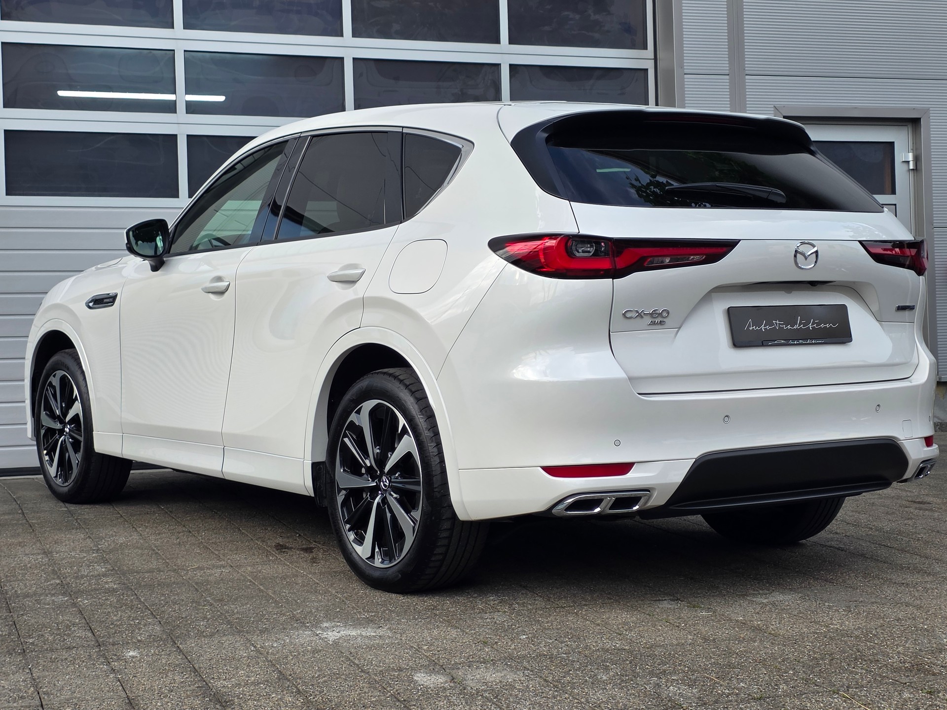 MAZDA CX-60 e-Skyactiv PHEV 327 AWD Takumi PLUS ** VOLLAUSSTATUNG|EL.- AHK|SITZKÜHLUNG| BOSE| KOMFORT+SAFETY PAK.|GARANTIE BIS 09.2028-showroom-element-3
