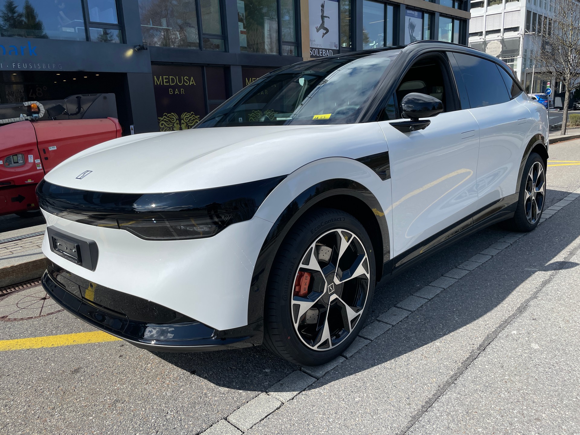 ZEEKR 7X 100kWh Privilege AWD mit Comfort und Cockpitpaket, AHK, Modell 2026