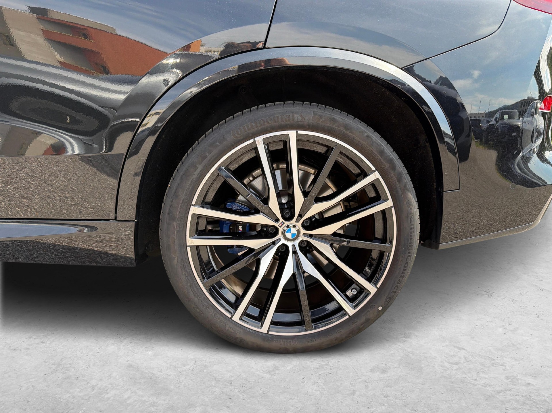 BMW X5 M50i xDrive-image-9
