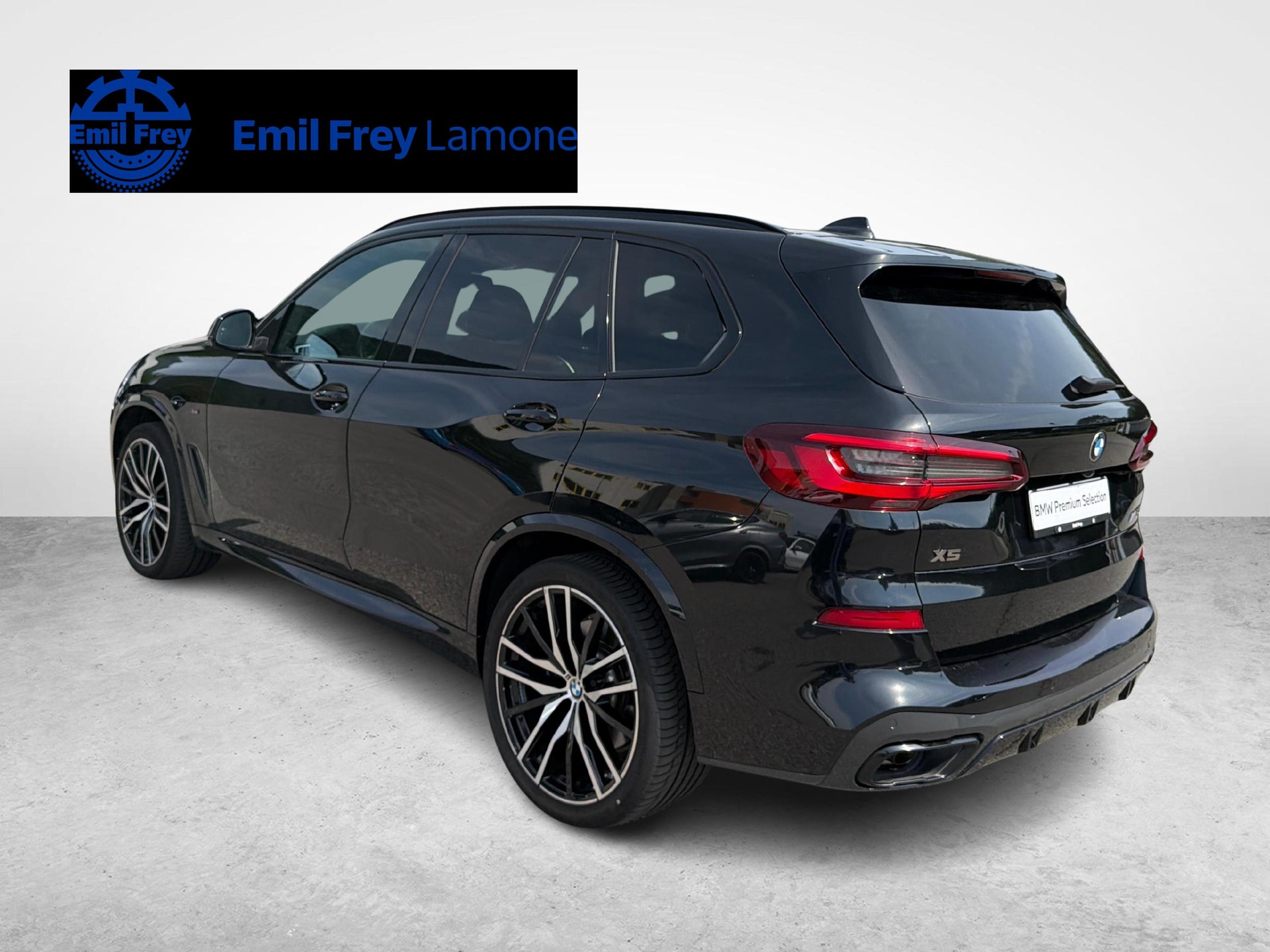 BMW X5 M50i xDrive-showroom-element-3