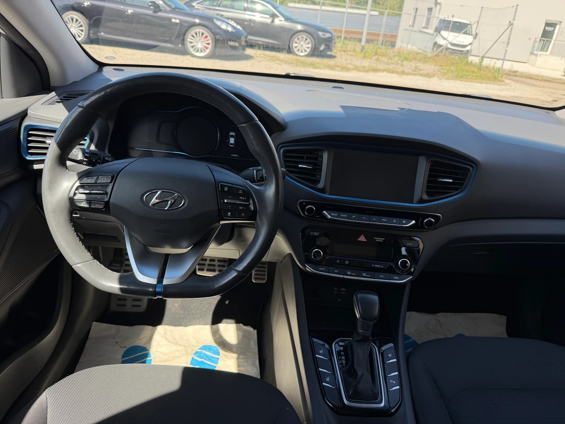 HYUNDAI Ioniq 1.6 GDi HEV Launch Plus DCT | CH-Auto | Frisch MFK | 1-Hand-image-11