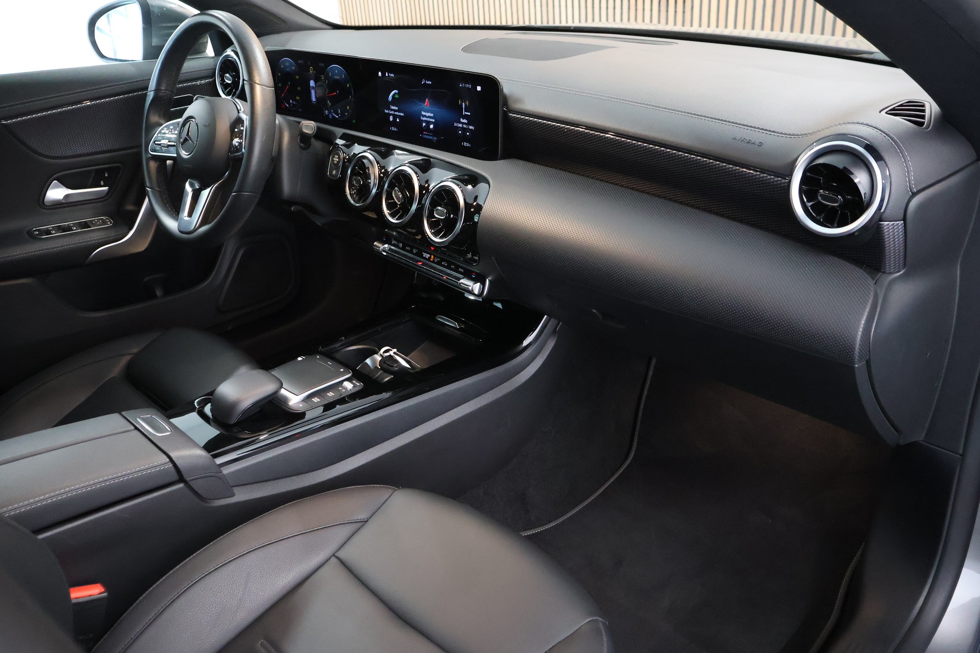 MERCEDES-BENZ CLA Shooting Brake 200 Progressive 7G-DCT-image-14