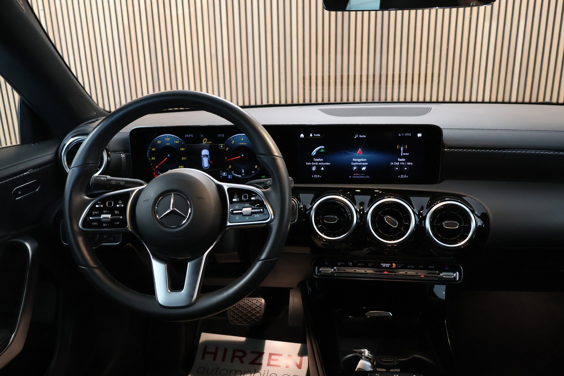 MERCEDES-BENZ CLA Shooting Brake 200 Progressive 7G-DCT-image-15