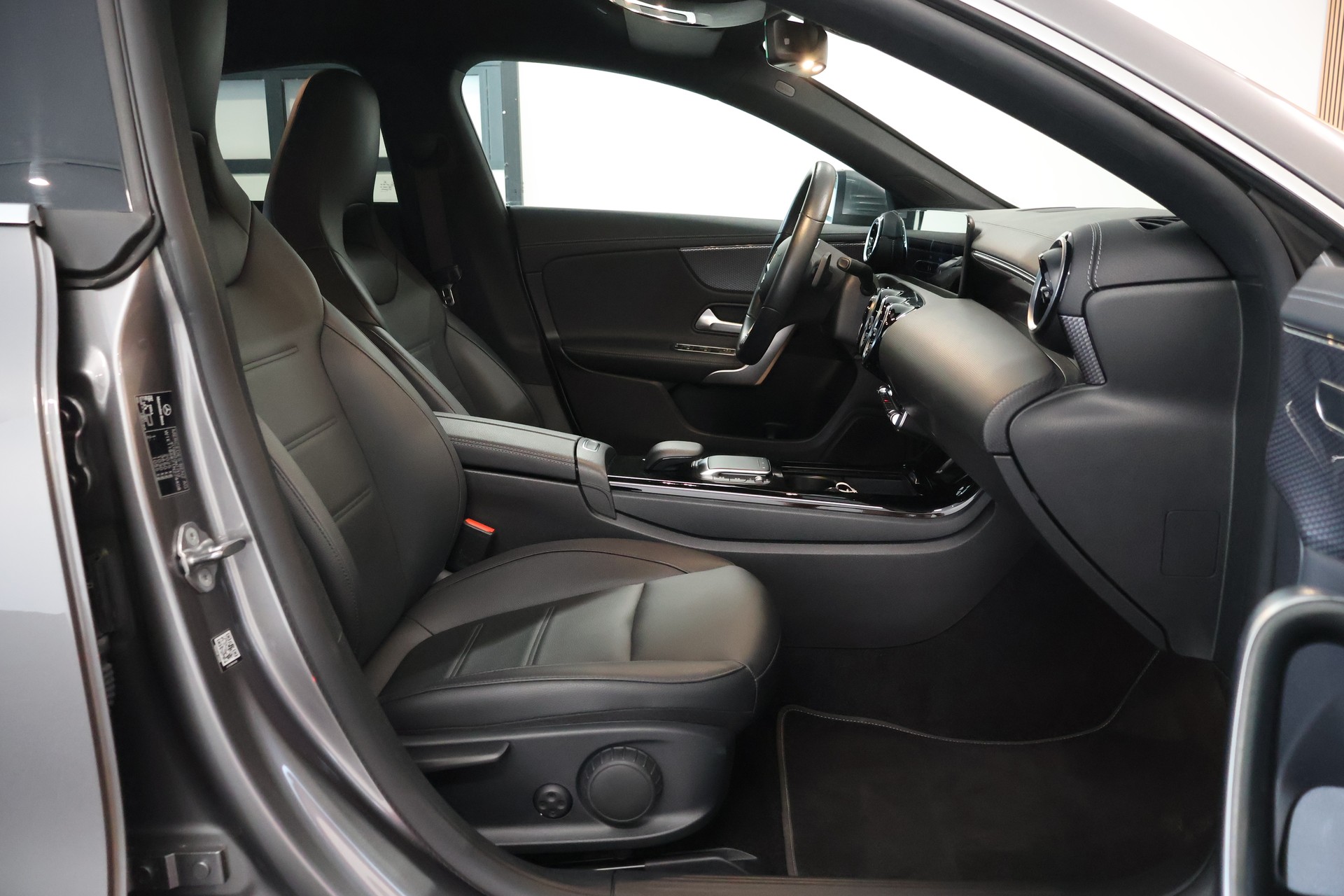 MERCEDES-BENZ CLA Shooting Brake 200 Progressive 7G-DCT-image-13