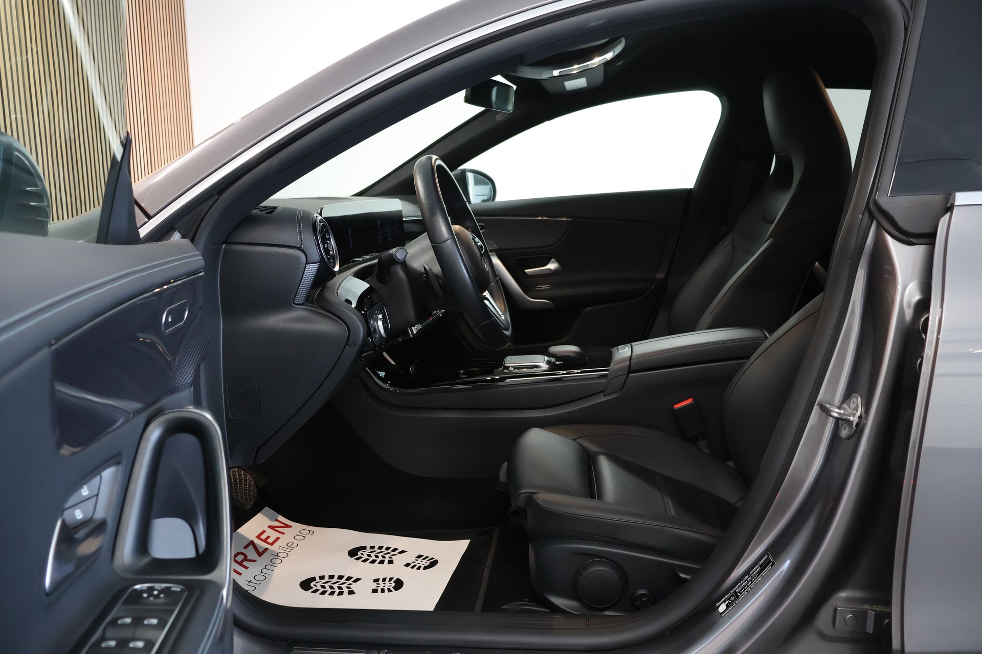 MERCEDES-BENZ CLA Shooting Brake 200 Progressive 7G-DCT-image-8