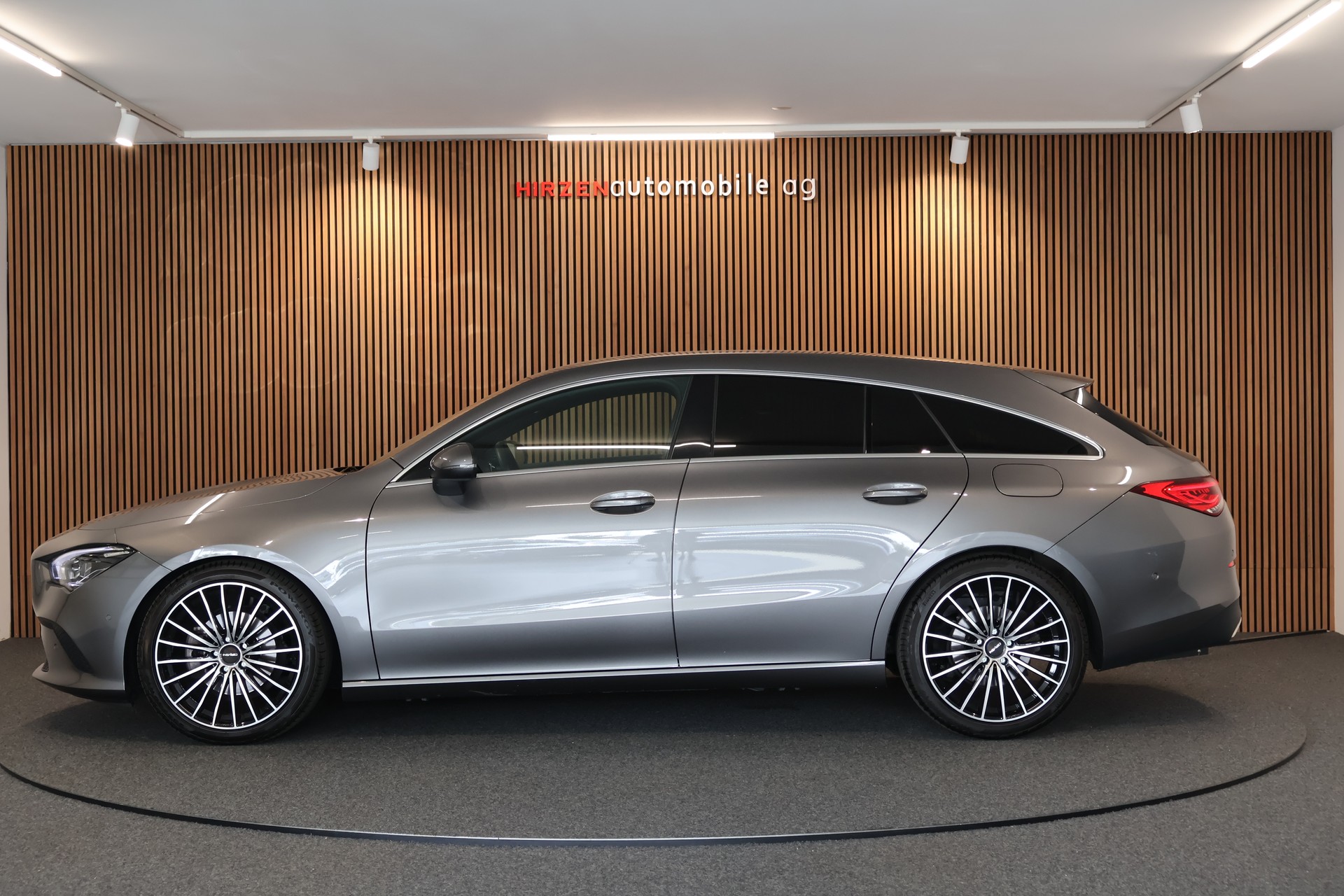 MERCEDES-BENZ CLA Shooting Brake 200 Progressive 7G-DCT-showroom-element-1
