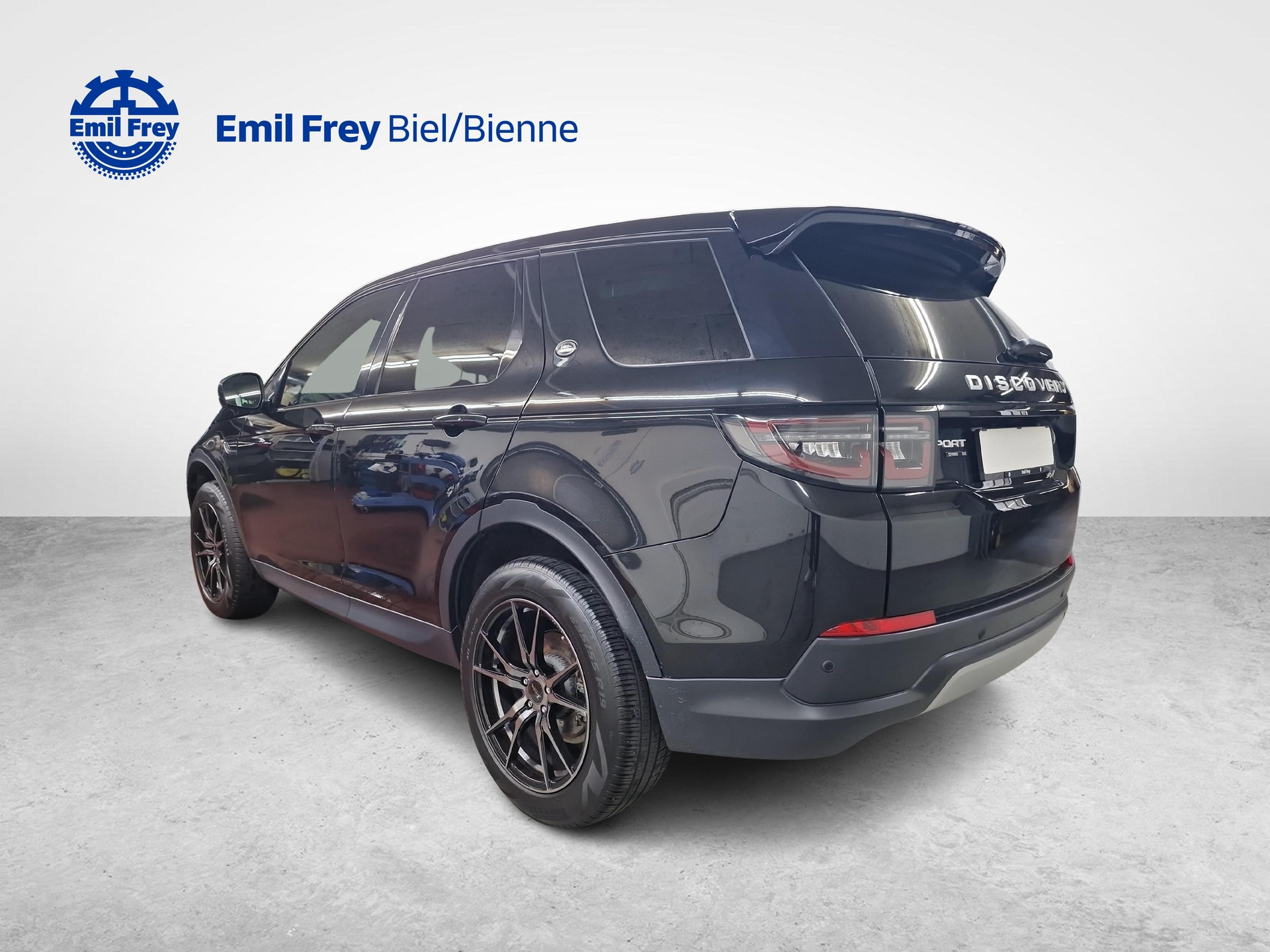LAND ROVER Discovery Sport 2.0 TD4 180 SE-showroom-element-2
