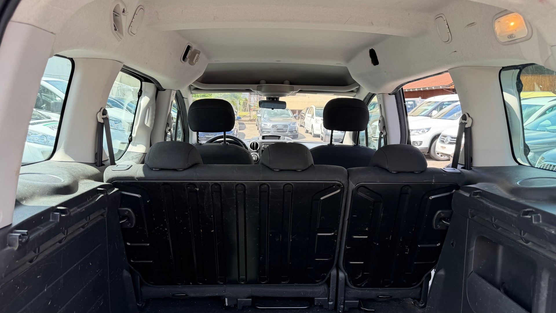 PEUGEOT Partner 1.6 e-HDI Active EGS6-image-12