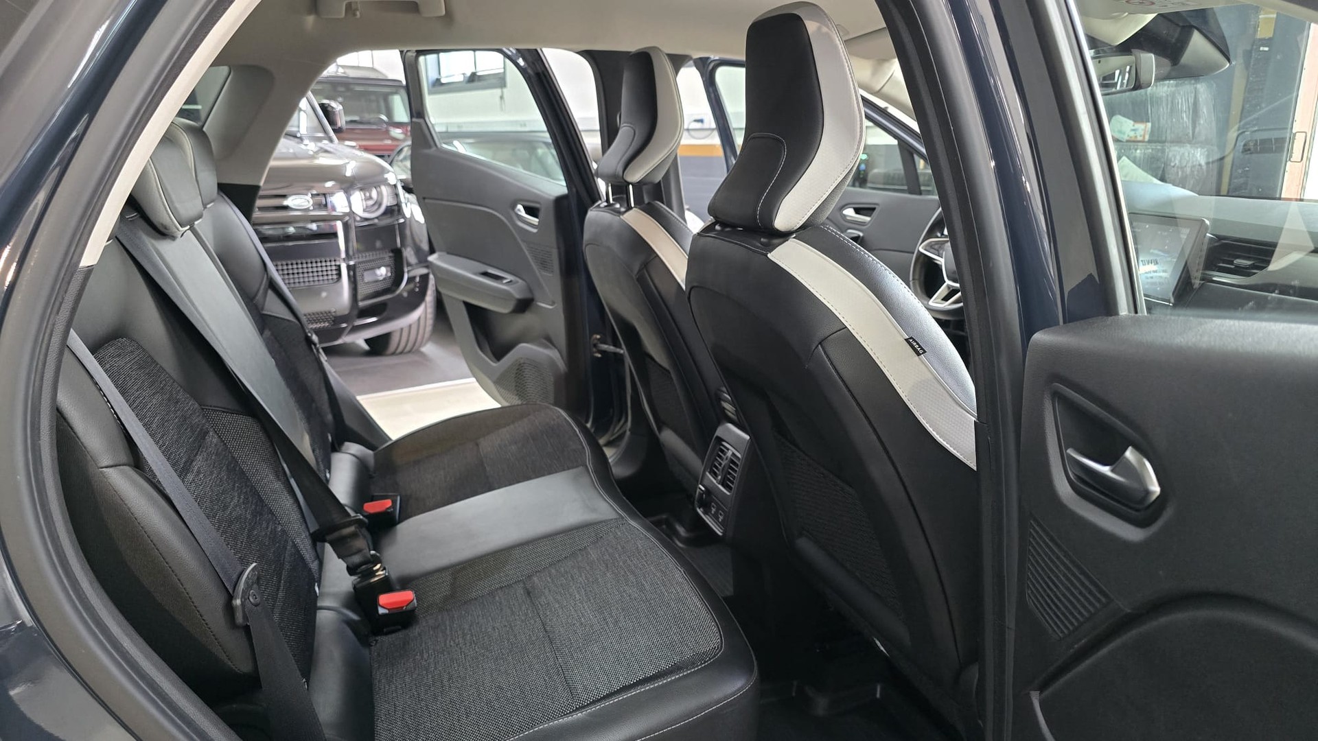 RENAULT Captur 1.5 dCi Intens EDC-image-19